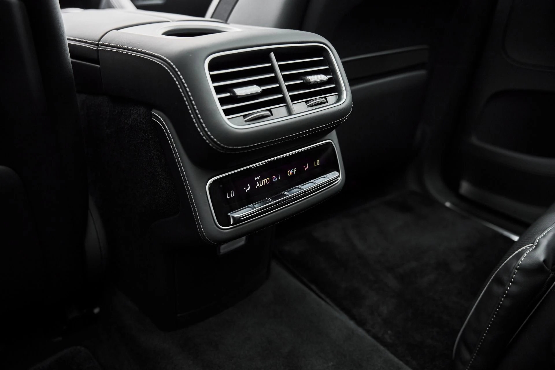 mph046_560047454_Used_2026_Mercedes_Benz_GLS_Maybach_GLS_600_1777160272_1e847198fe