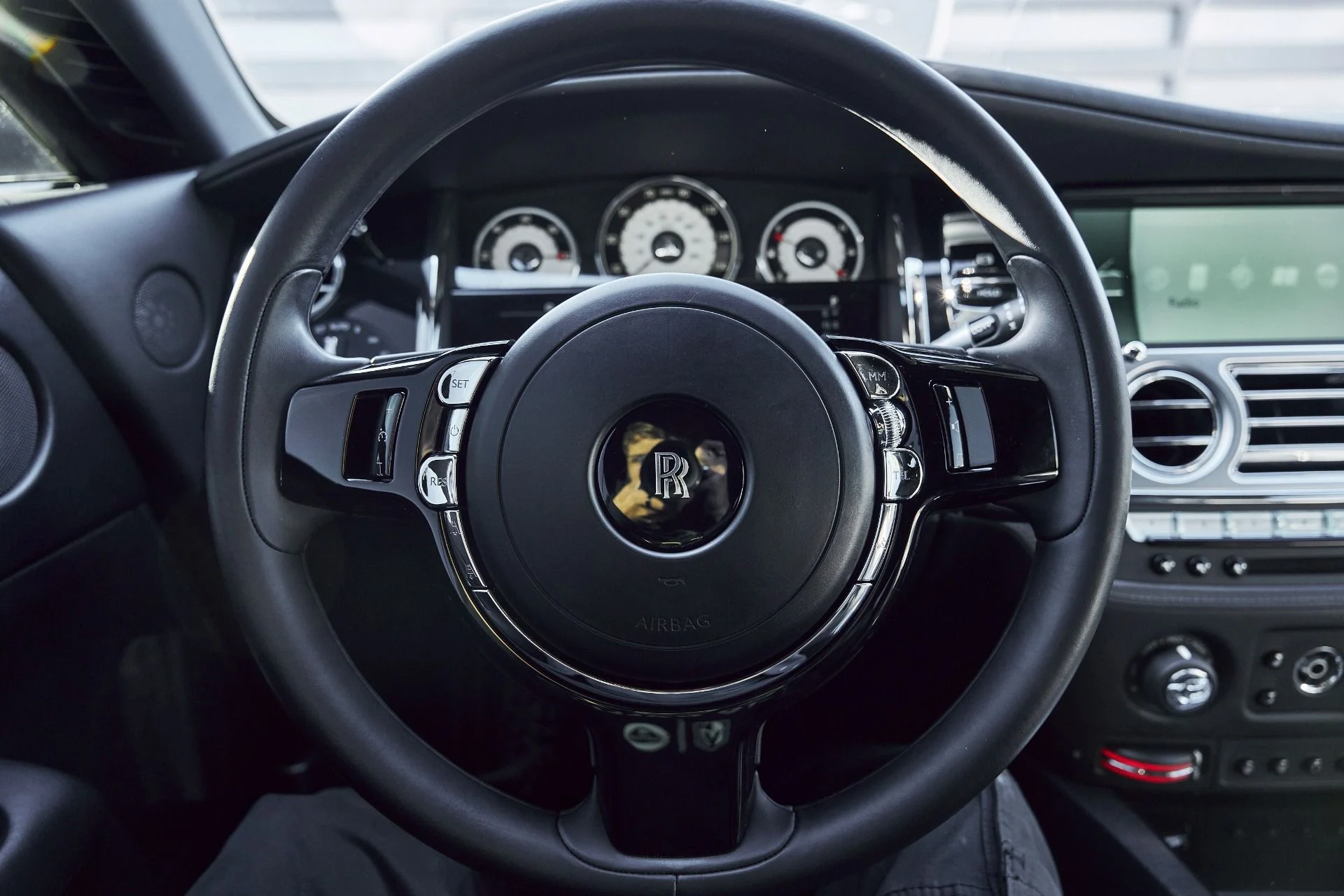 mph046_580920179_Used_2015_Rolls_Royce_Wraith_Base_1767063570_36c50dd2f3