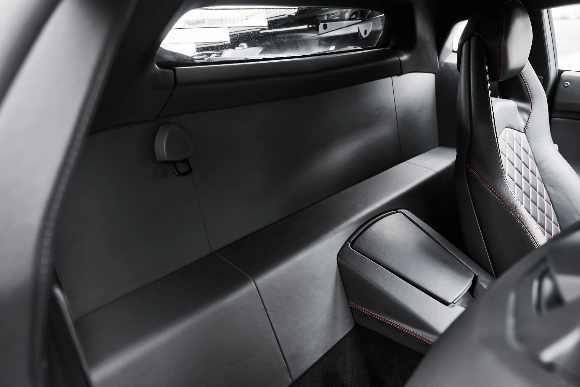 mph046_583824720_Used_2018_Lamborghini_Aventador_S_Base_1775006897_a2e446ef9f