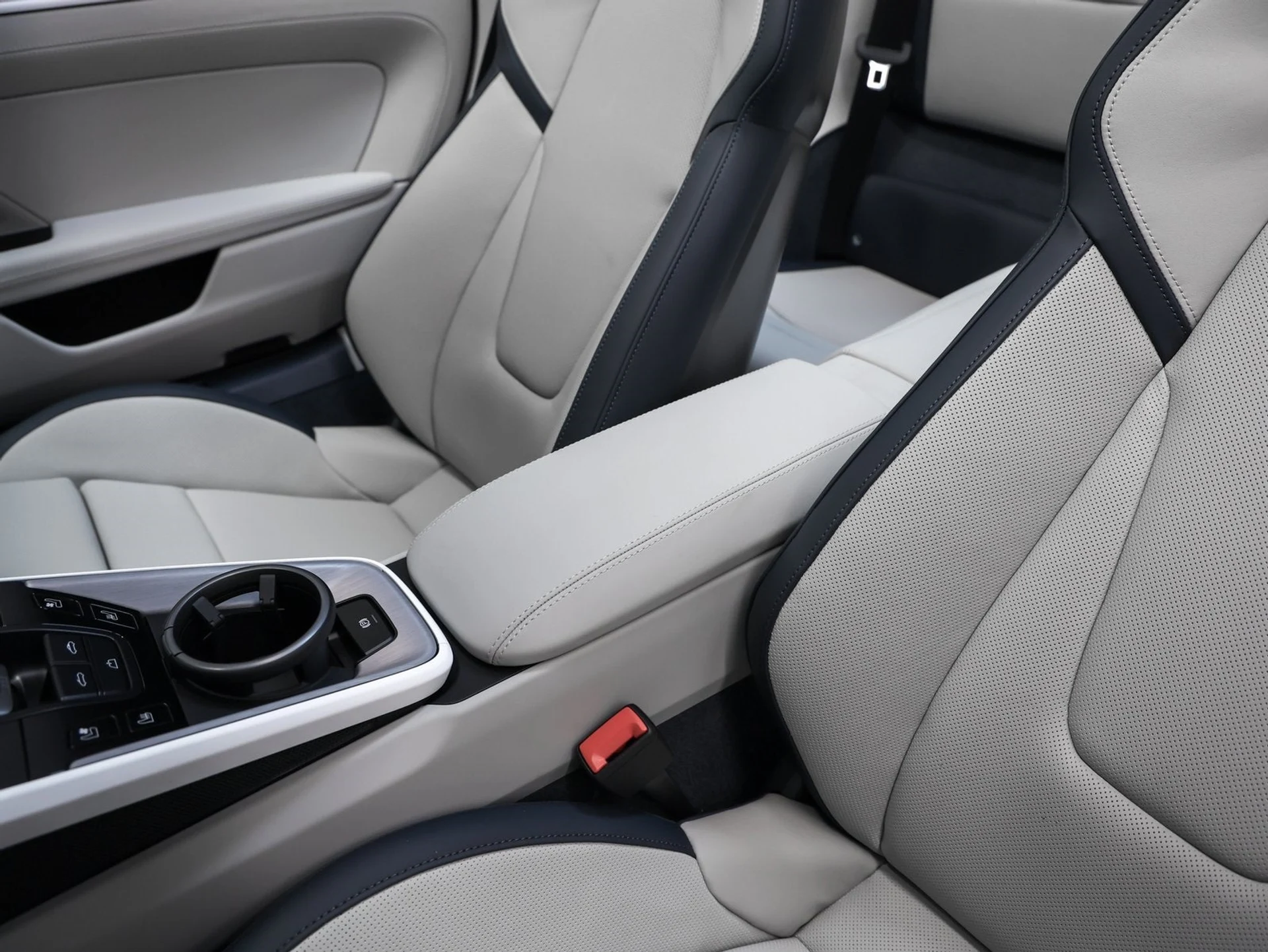 mph046_590385159_47_b443bd163a