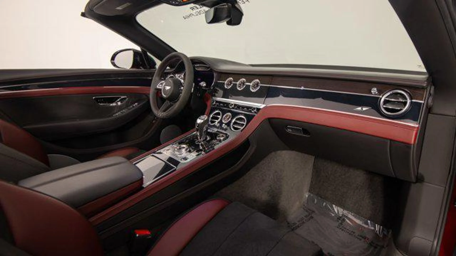 mph046_591249465_pq_V1_KD_8_RE_Fjg_Bu55ga_Ue_EA_Dp1_OA_ec355e5c41