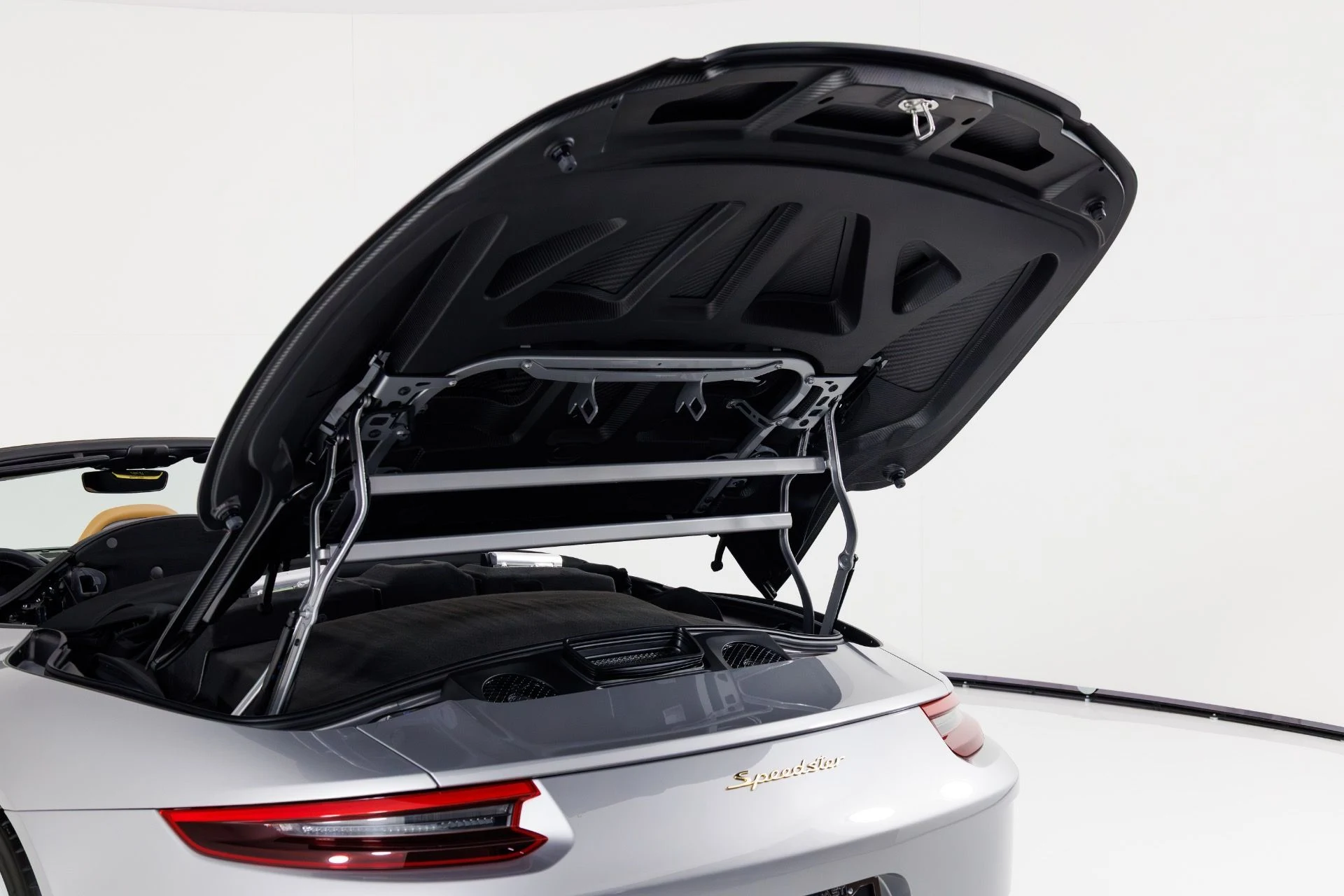 mph046_593817338_Used_2019_Porsche_911_Speedster_1770313324_05918b5c0e