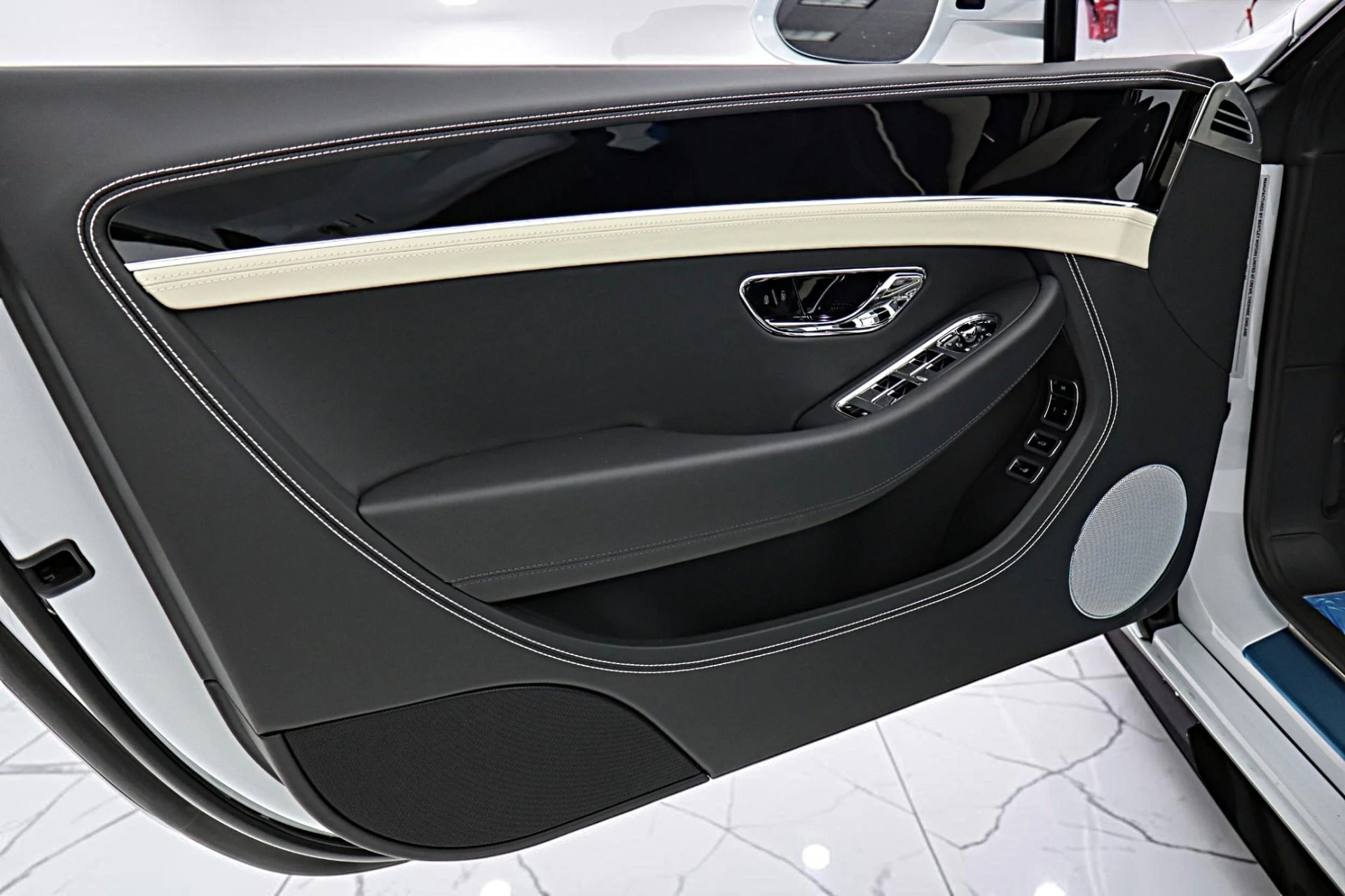 mph046_617334694_New_2026_Bentley_Continental_GTC_S_e18466d5a8