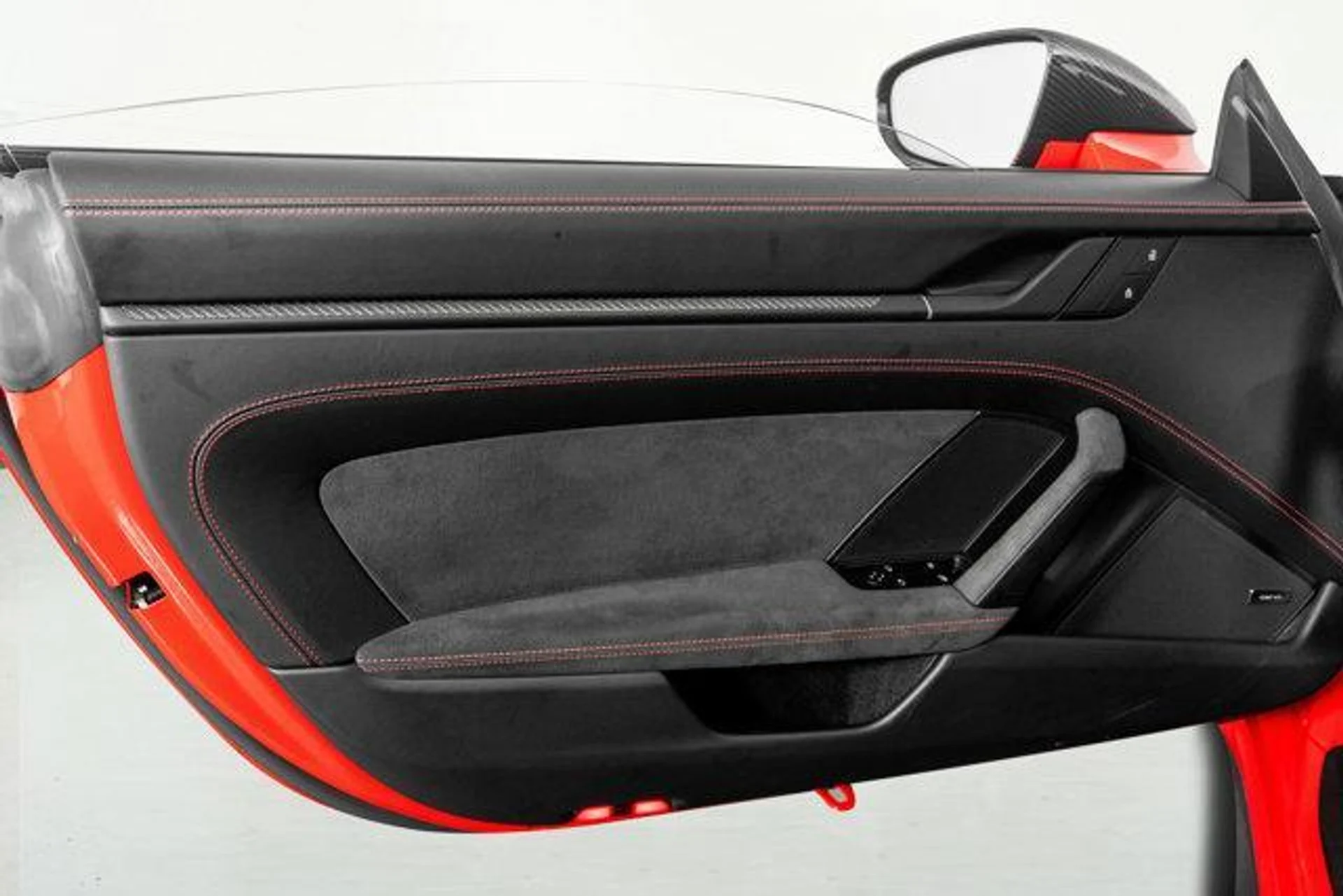 mph046_680683994_z77_Ht_Ud_W2_ID_If6_y1_HN_Mr6_RH_2_Zo_938180946d