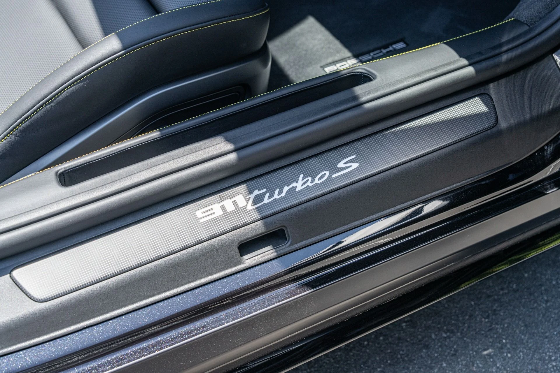 mph046_731555339_Used_2025_Porsche_911_Turbo_S_1753733836_1c393c3221