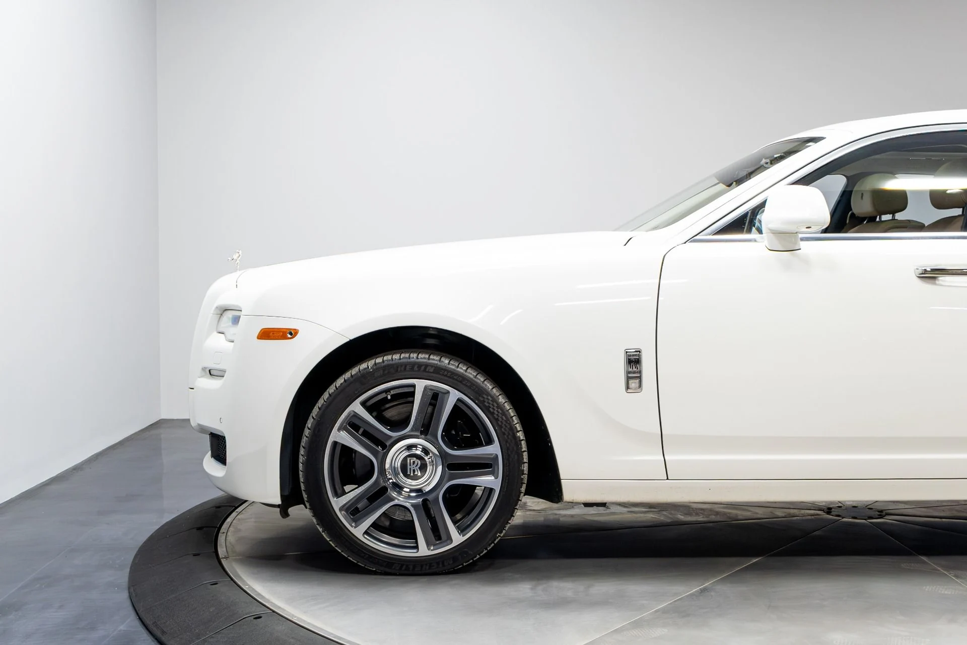 mph046_749327503_Used_2017_Rolls_Royce_Ghost_1774888920_d8f7545bc0