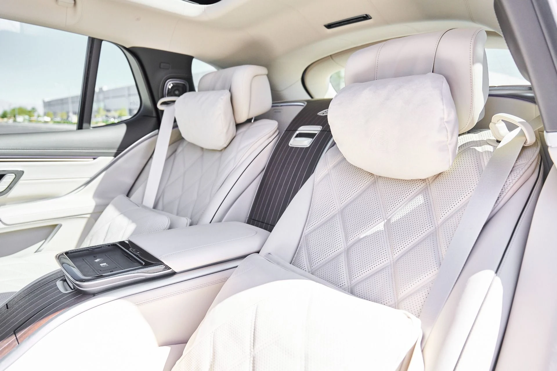 mph046_753375132_Used_2025_Mercedes_Benz_EQS_Maybach_EQS_680_1773365862_2f217f704a