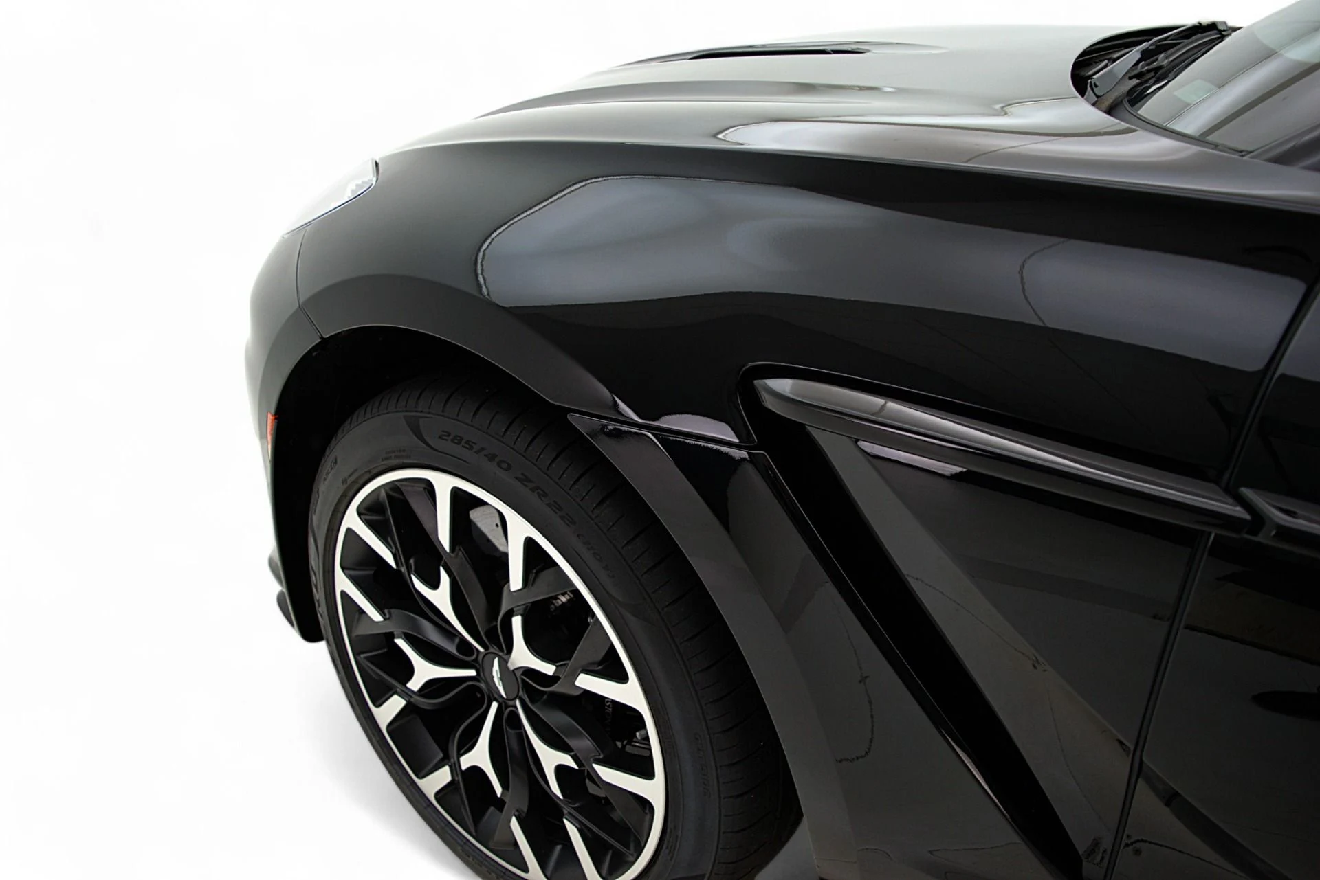 mph046_798161507_Used_2023_Aston_Martin_DBX_707_a4fa99a43a