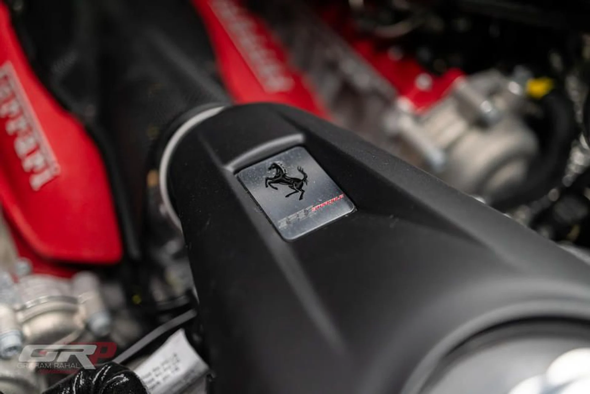 mph046_806977470_F5_BE_2416_6383_478_A_8_C61_A8205_B60_F69_F_f704c98a94