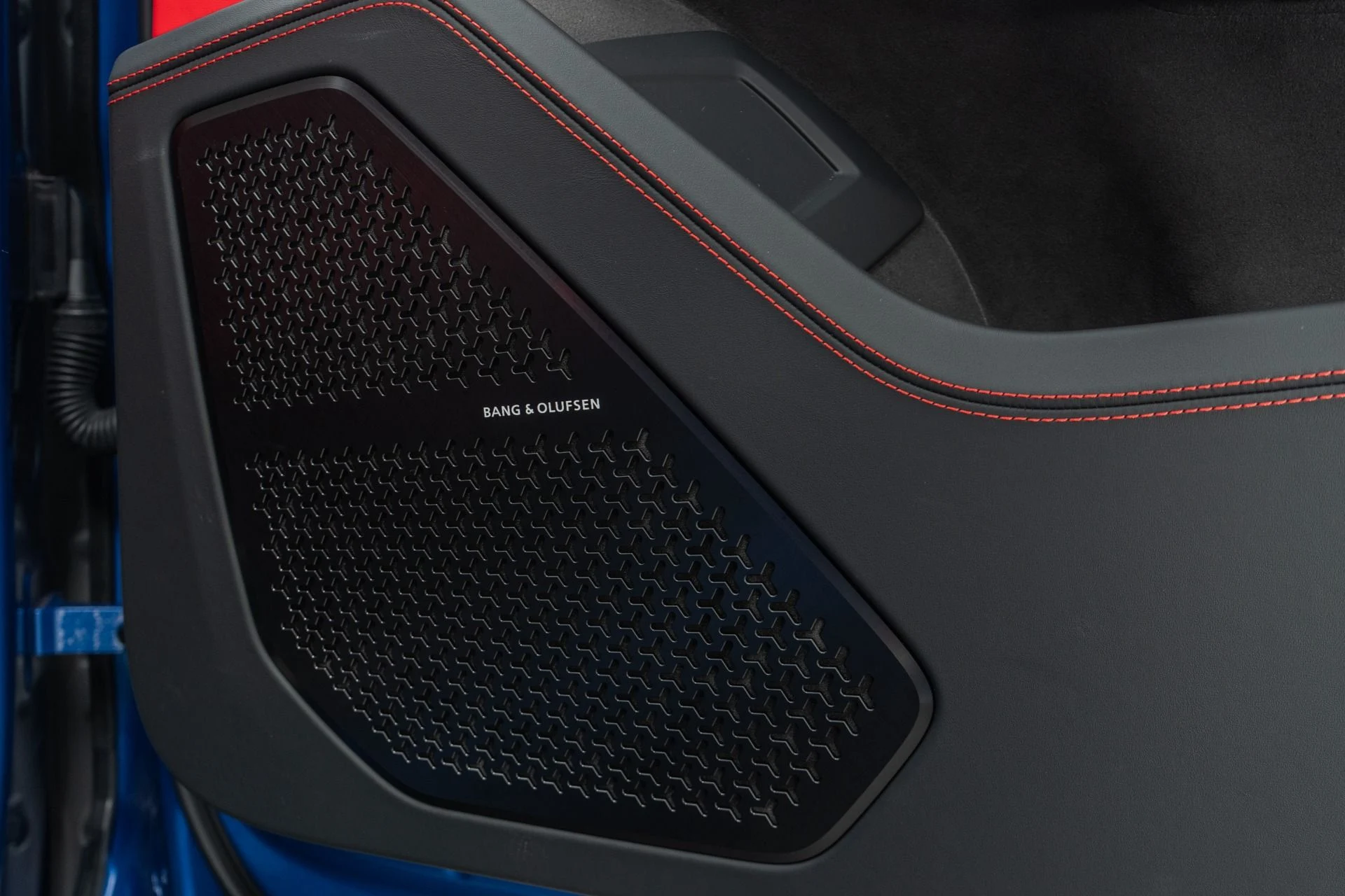 mph046_822440890_Used_2025_Lamborghini_Urus_SE_Bang_and_Olufsen_Audio_Two_Tone_Interior_789_Horsepower_1773150487_17907a7708