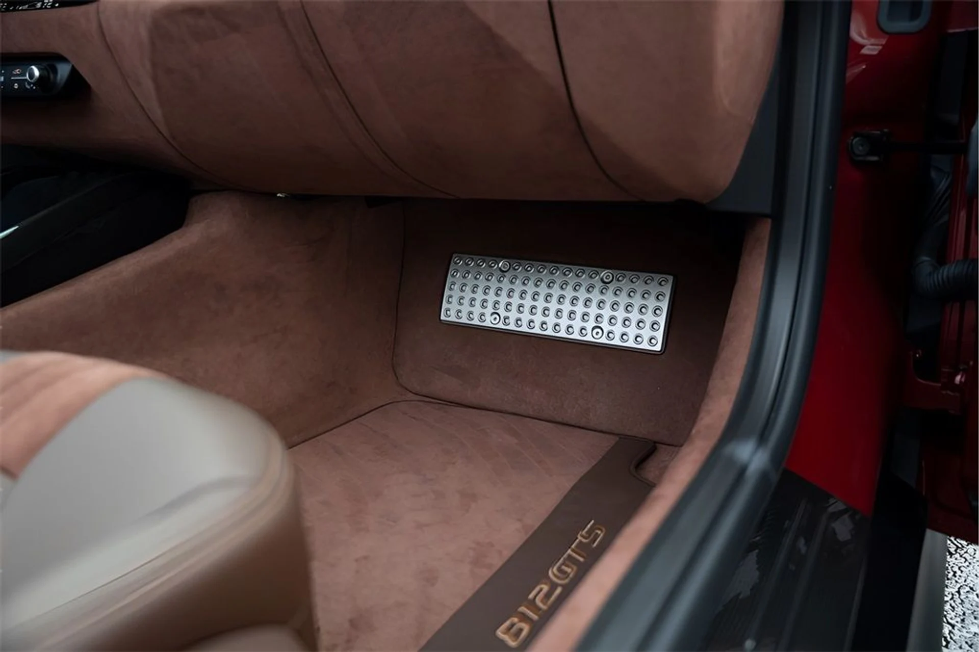 mph046_830201140_image_48_1cf5644ccf