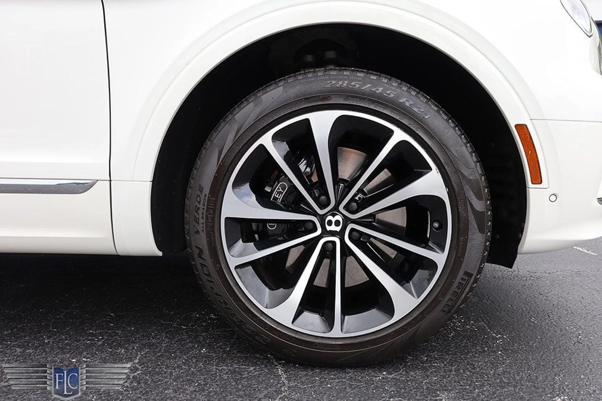 mph046_849605626_used_2024_bentley_bentayga_6305_22998003_47_1024_e031f53e09