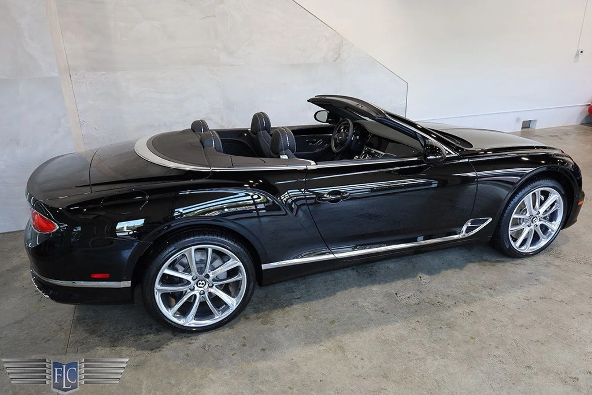 mph046_852346266_used_2022_bentley_continental_gtcv8mullinerconvertible_9689_22970433_47_1024_4892da0ea5