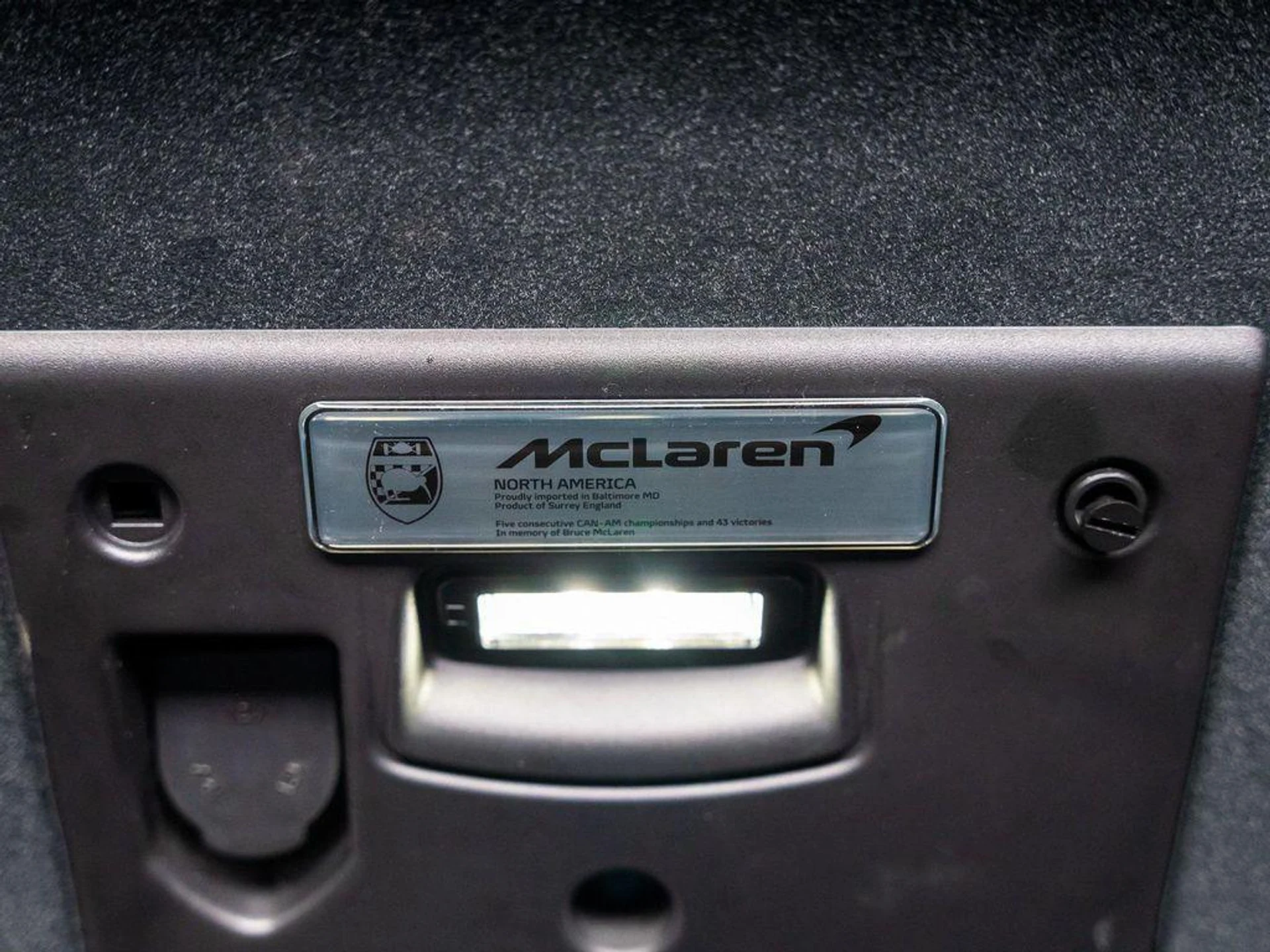 mph046_854306046_qp_Qbn9o7_N86b_SOYO_Xhsr_Yht_UU_Es_93e34b877e