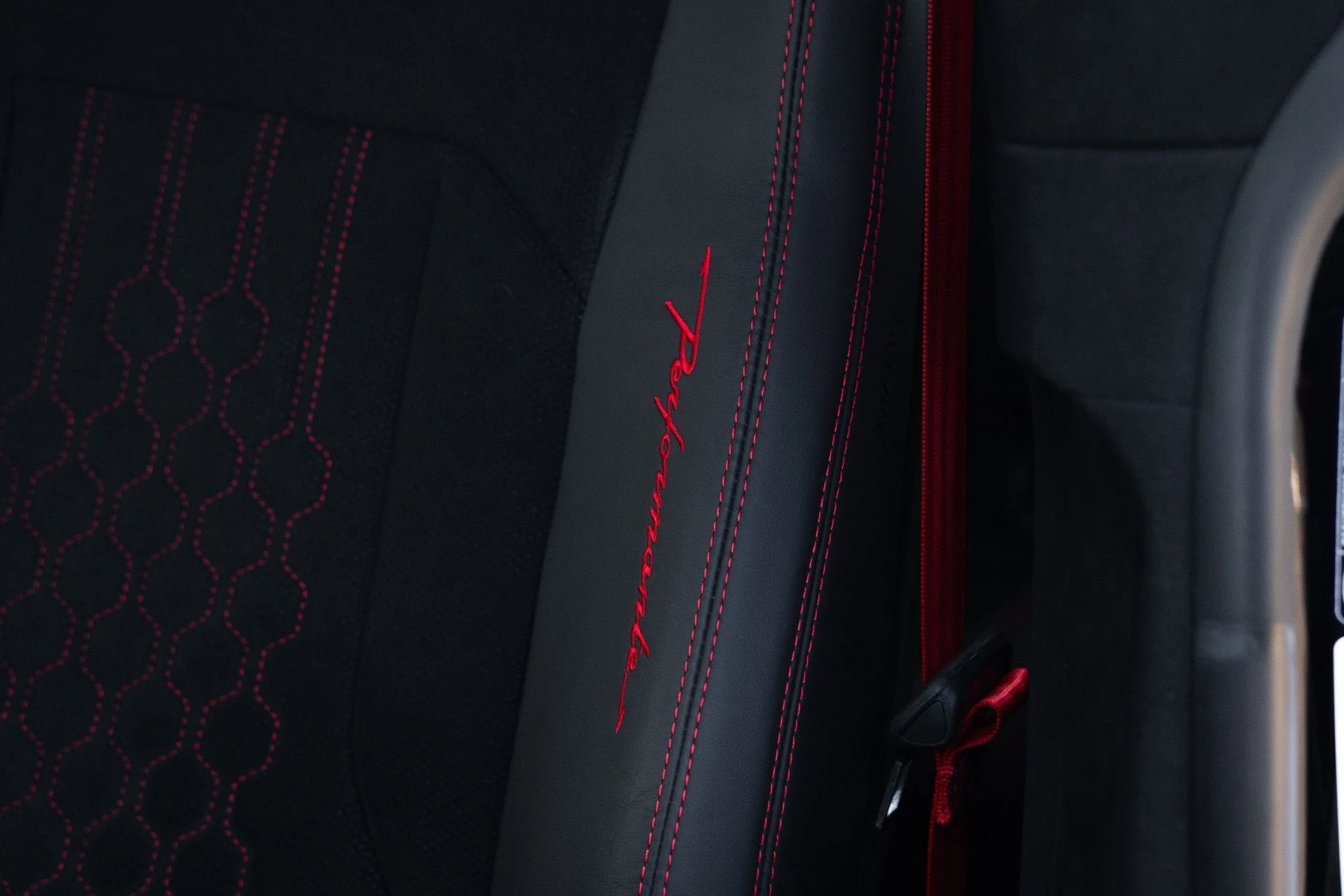 mph046_854320840_Used_2024_Lamborghini_Urus_Performante_1770940170_a72fe27861