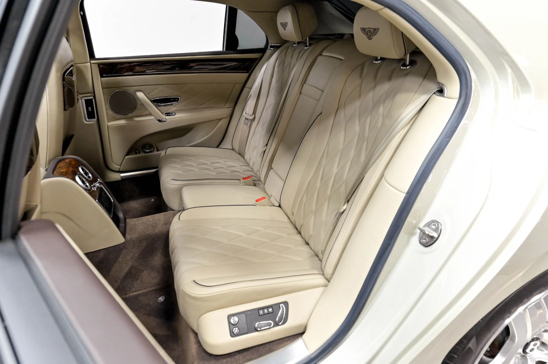 mph046_855568888_Used_2015_Bentley_Flying_Spur_W12_1784214578_524d19cbc4
