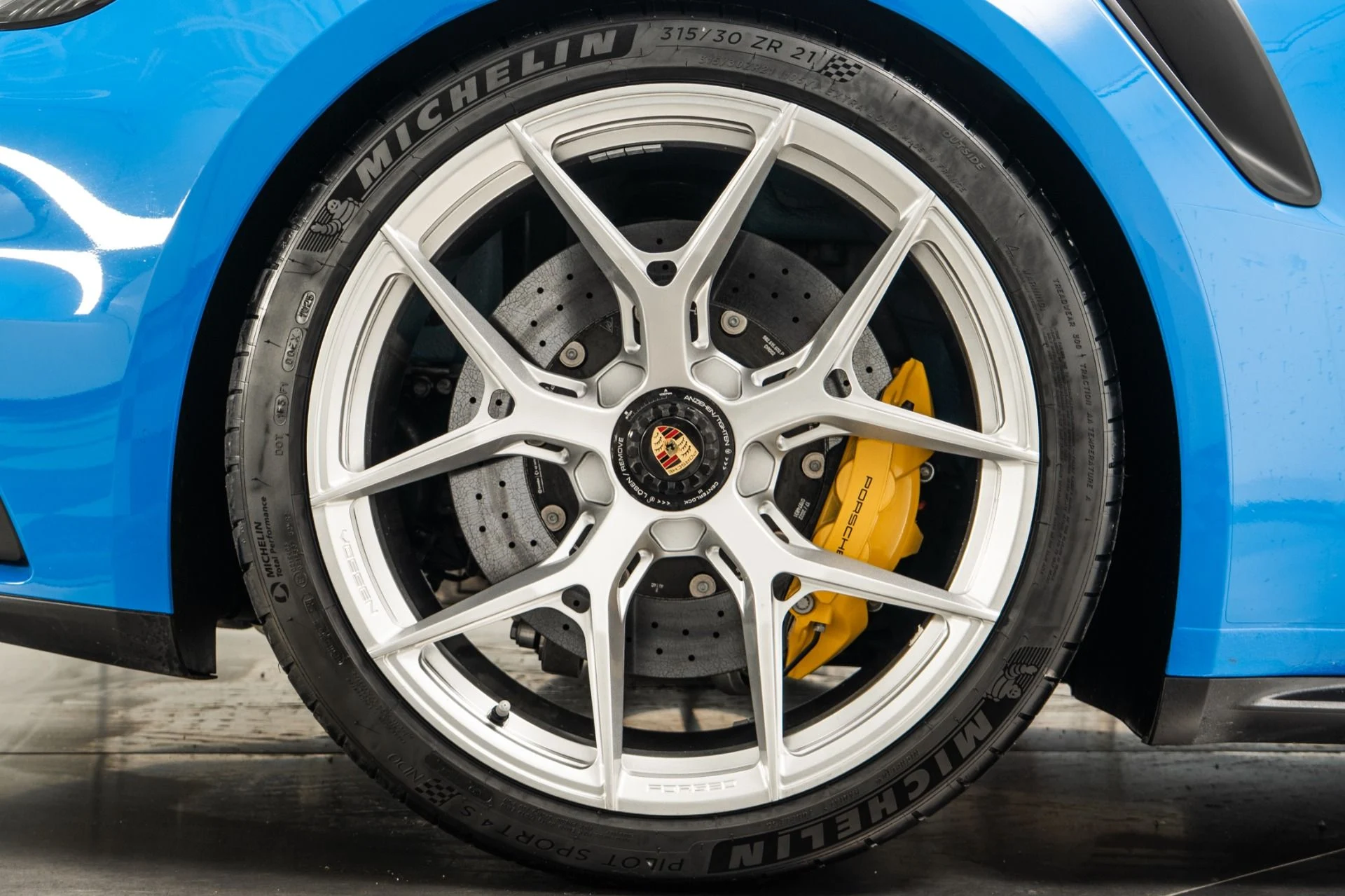 mph046_861795951_Used_2022_Porsche_911_Turbo_S_Cabriolet_1761066014_22581fae8a