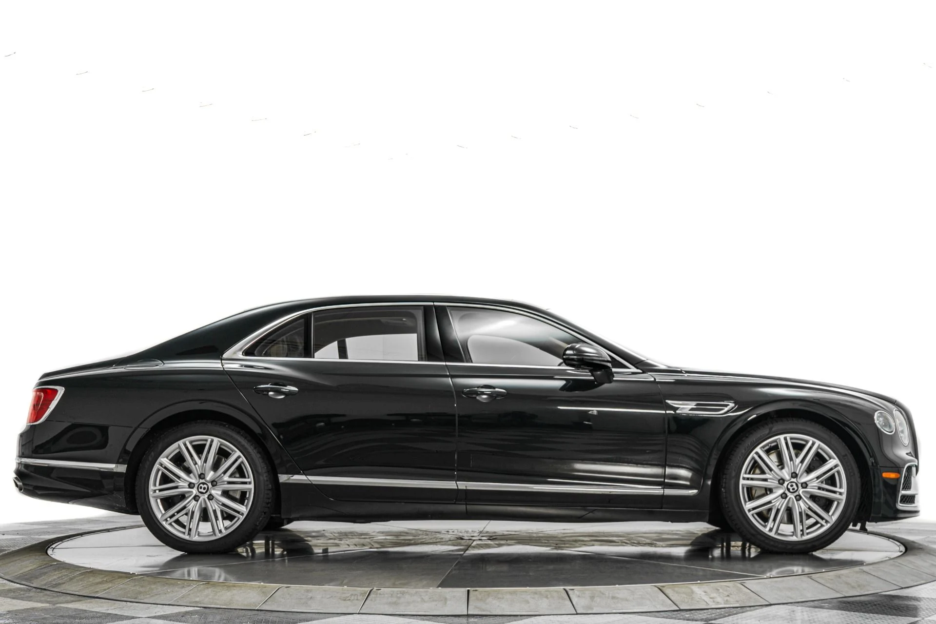 mph046_872374326_Used_2023_Bentley_Flying_Spur_Hybrid_Four_Seat_Comfort_Specification_Contrast_Piping_and_Stitching_1772036737_92a6afdef1