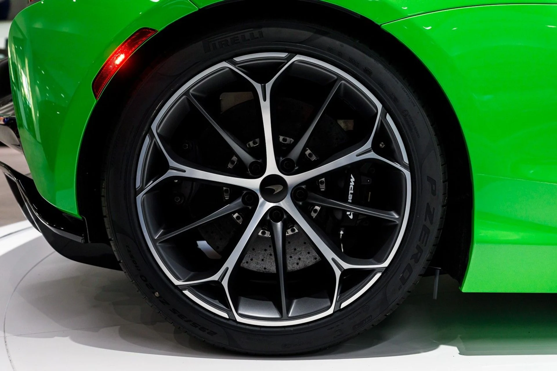 mph046_874920967_647_p47_l_db25fa07d7