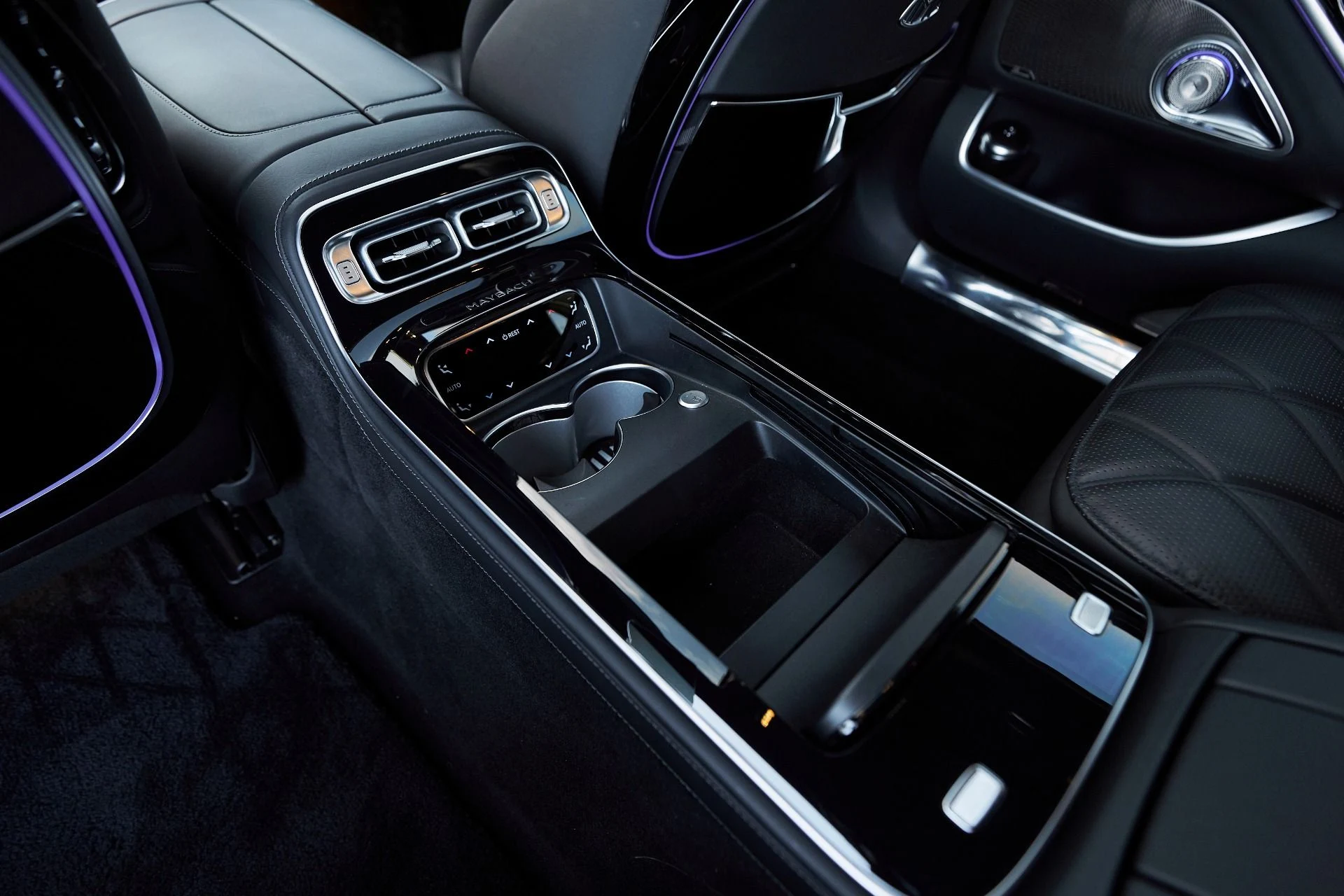 mph046_889693895_Used_2022_Mercedes_Benz_S_Class_Maybach_S_580_1763082551_07100aeceb