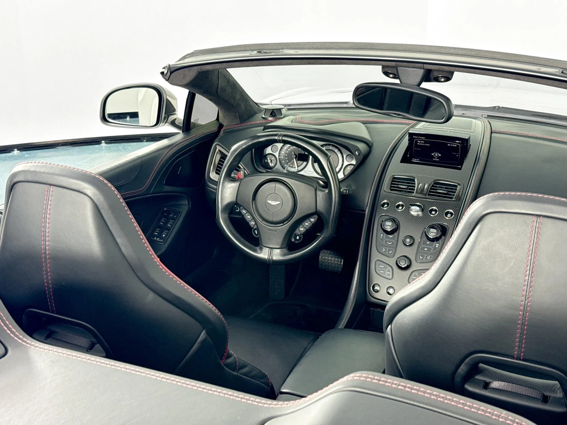 mph046_897039150_Used_2015_Aston_Martin_Vanquish_Volante_1782334117_3a569d3b79