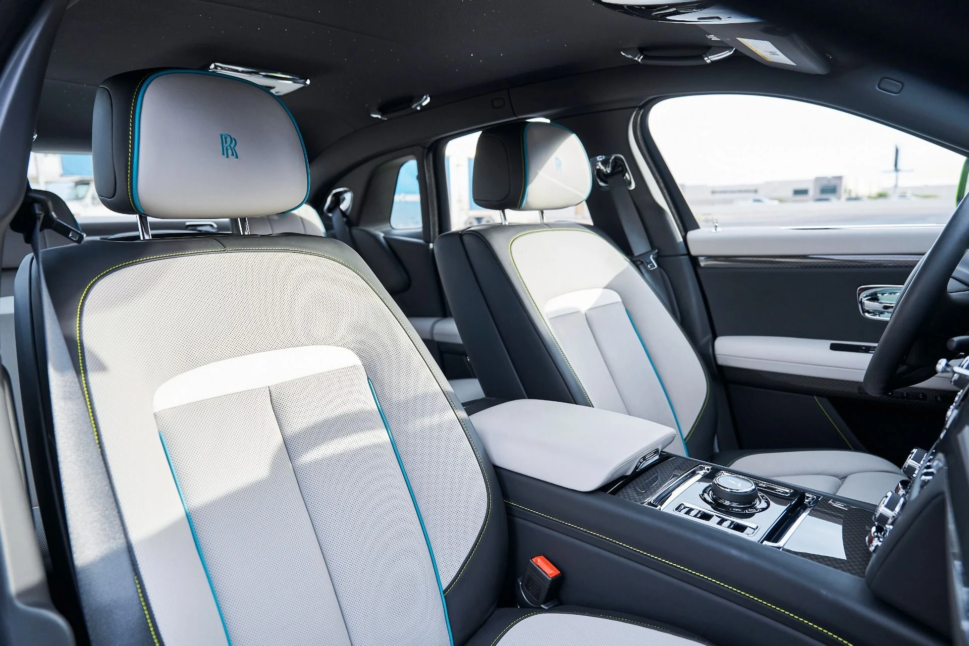 mph046_910414913_Used_2025_Rolls_Royce_Ghost_Black_Badge_1769049533_d8d4d75640