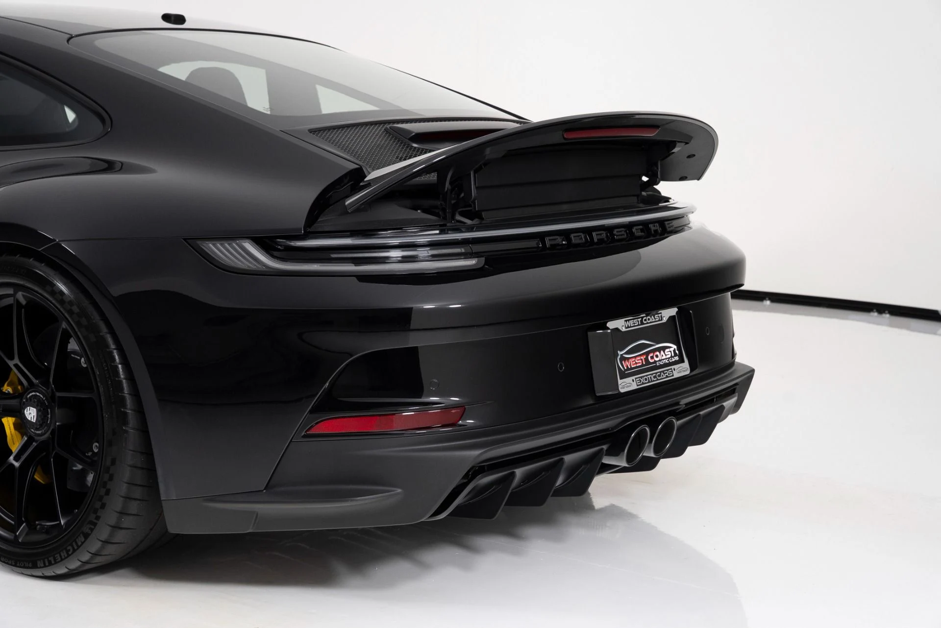 mph046_912178840_Used_2024_Porsche_911_GT_3_Touring_1752789156_e22561a5ec