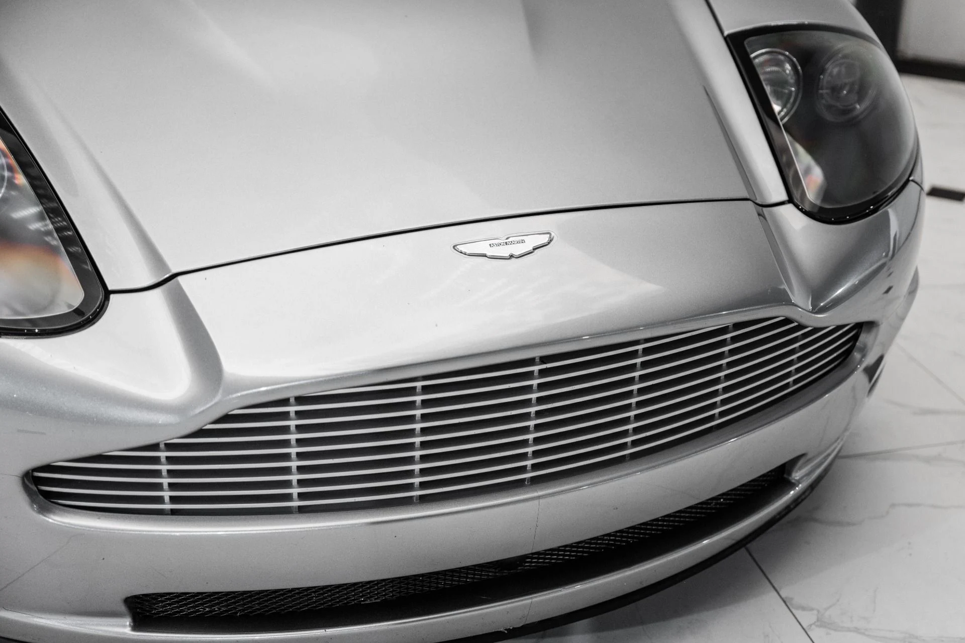 mph046_926727338_Used_2002_Aston_Martin_Vanquish_V12_1750947116_574a1c4347