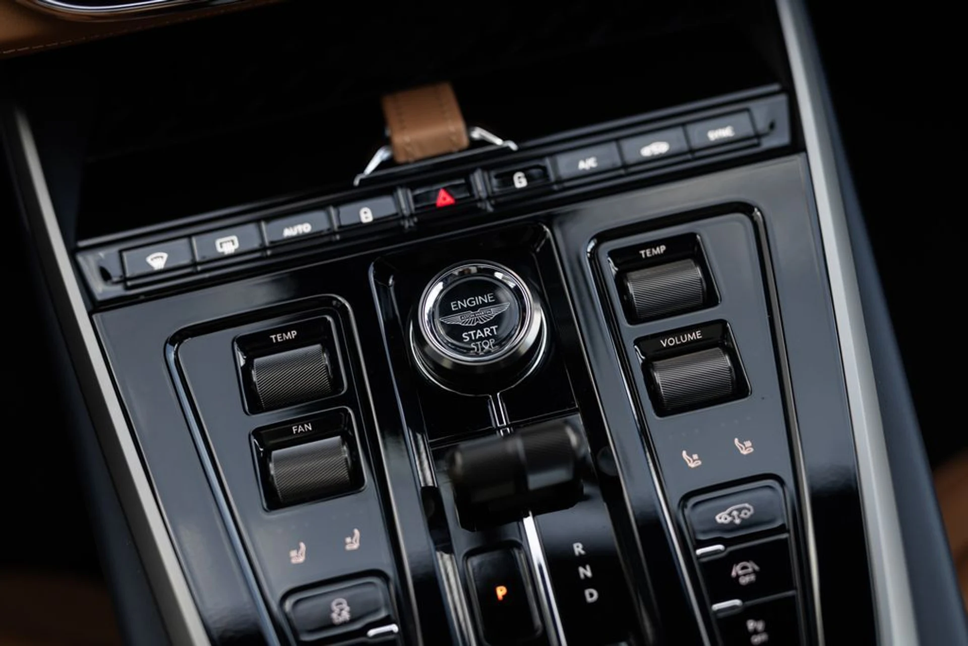 mph046_946274656_cb3eba33aa8d032e0f1a46c4e12774b8x_2c5991e567