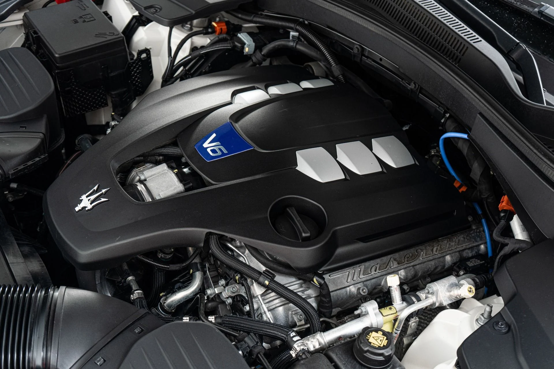 mph046_947771336_Used_2022_Maserati_Levante_Modena_Nerissimo_Package_Comfort_and_Convenience_Package_1773694217_62b8f1a8b6