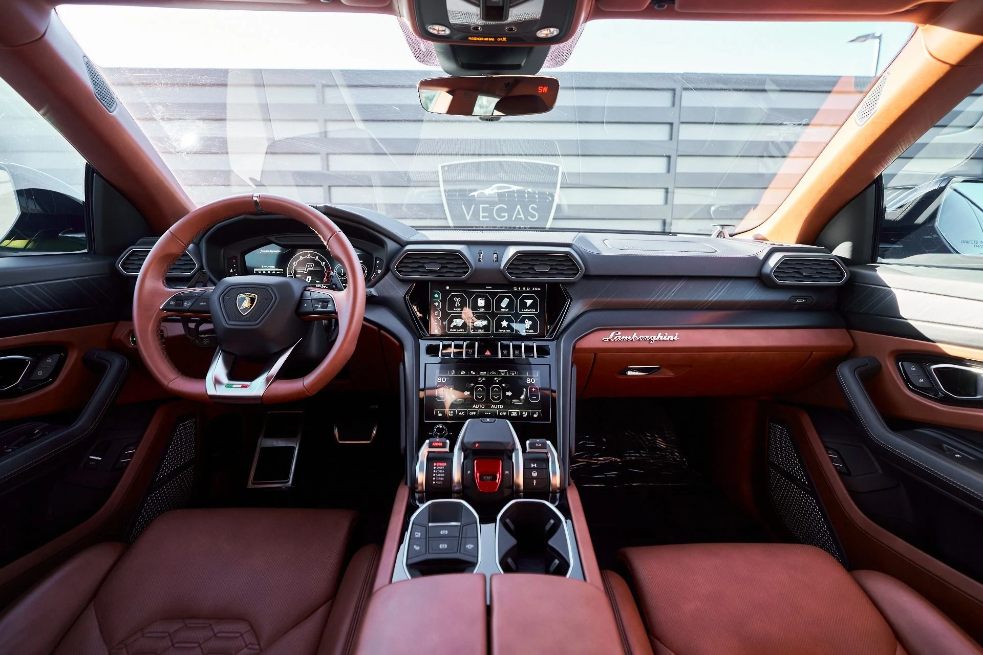 mph046_956122146_Used_2022_Lamborghini_Urus_1764710491_246cd79707