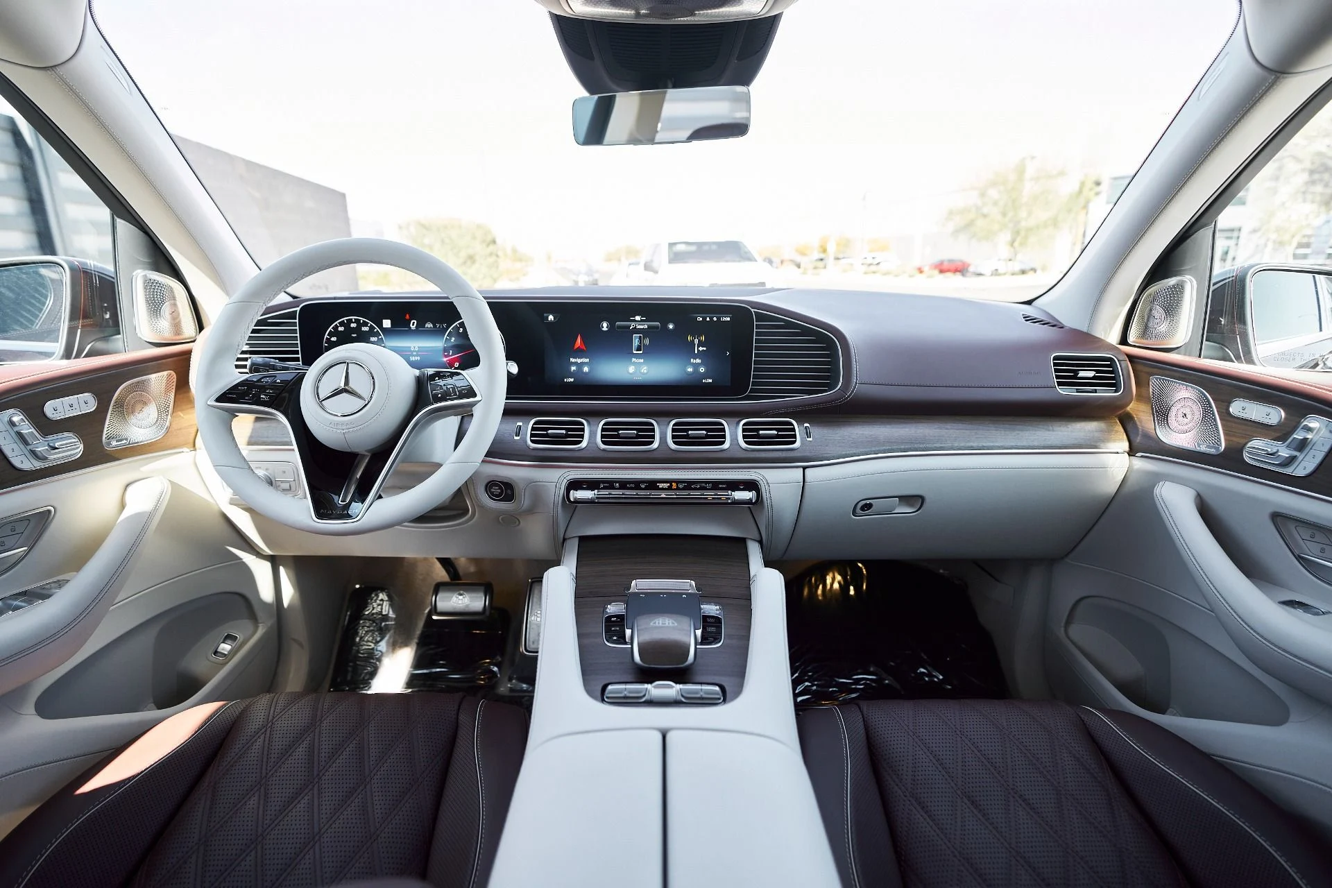 mph046_962079559_Used_2024_Mercedes_Benz_GLS_Maybach_GLS_600_1762306392_52b76507a9