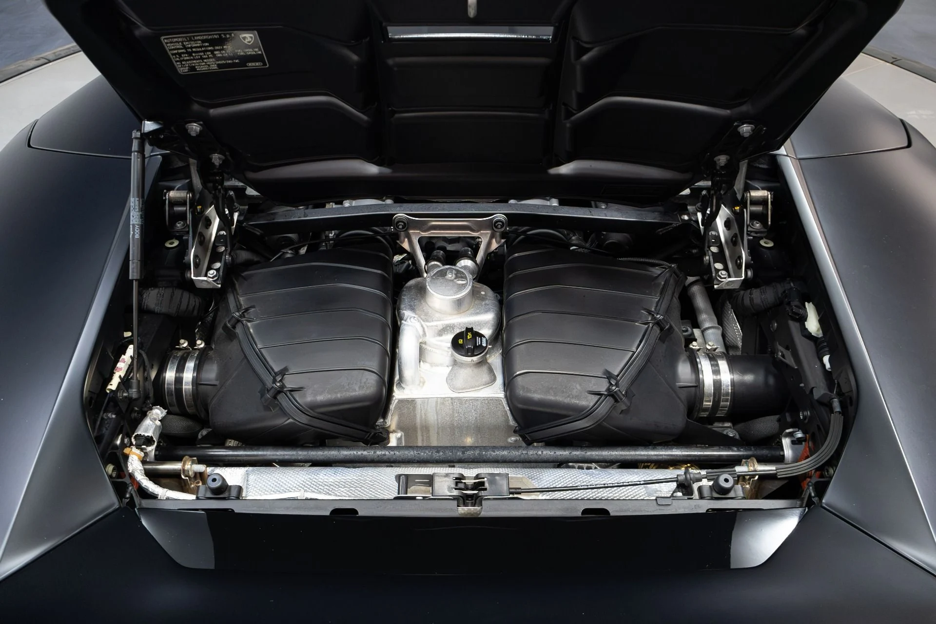 mph046_969247865_Used_2021_Lamborghini_Huracan_EVO_1773475781_ab365eb0c0