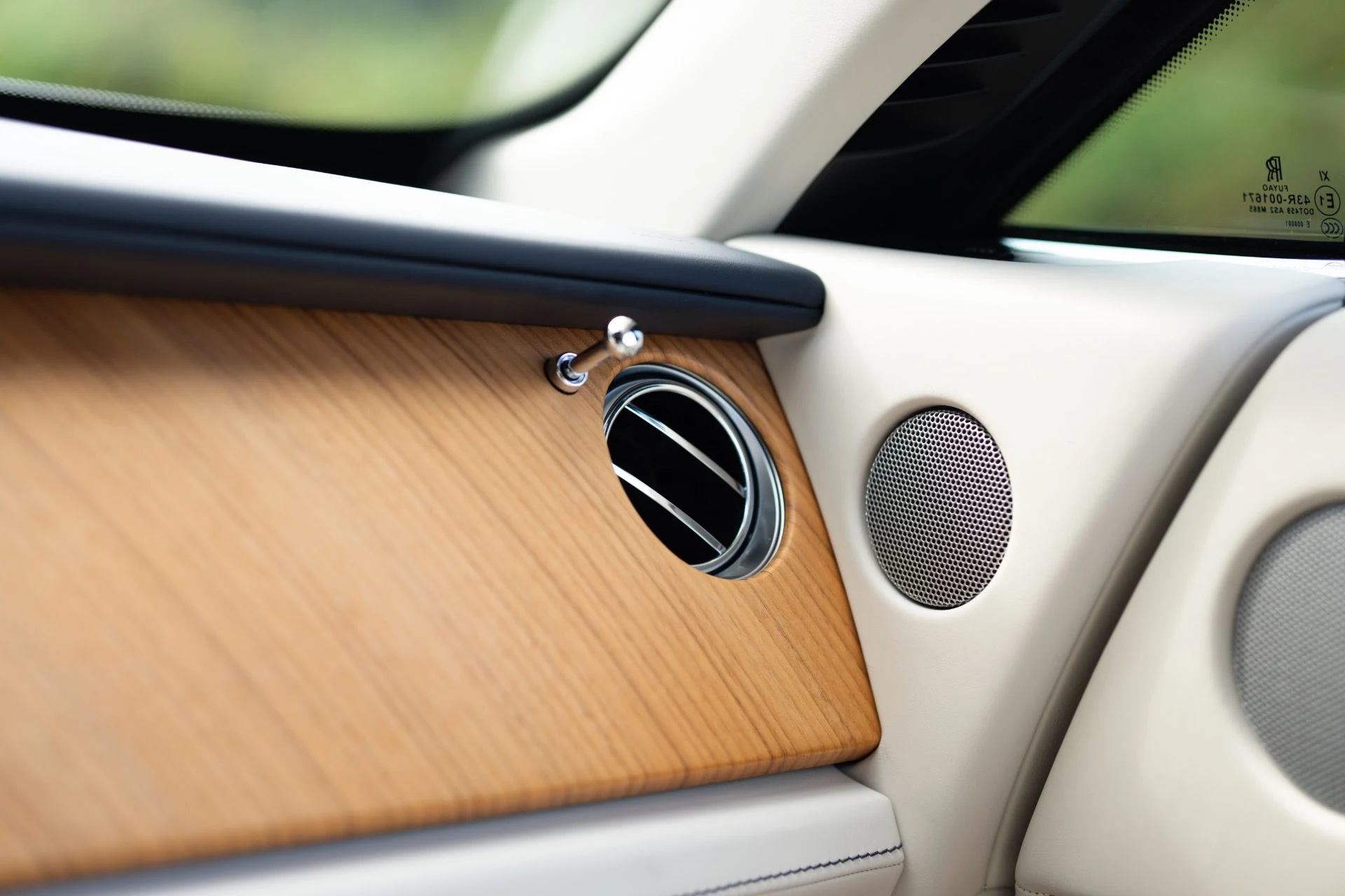 mph046_979045125_Used_2016_Rolls_Royce_Wraith_1762887509_ff5cec521e