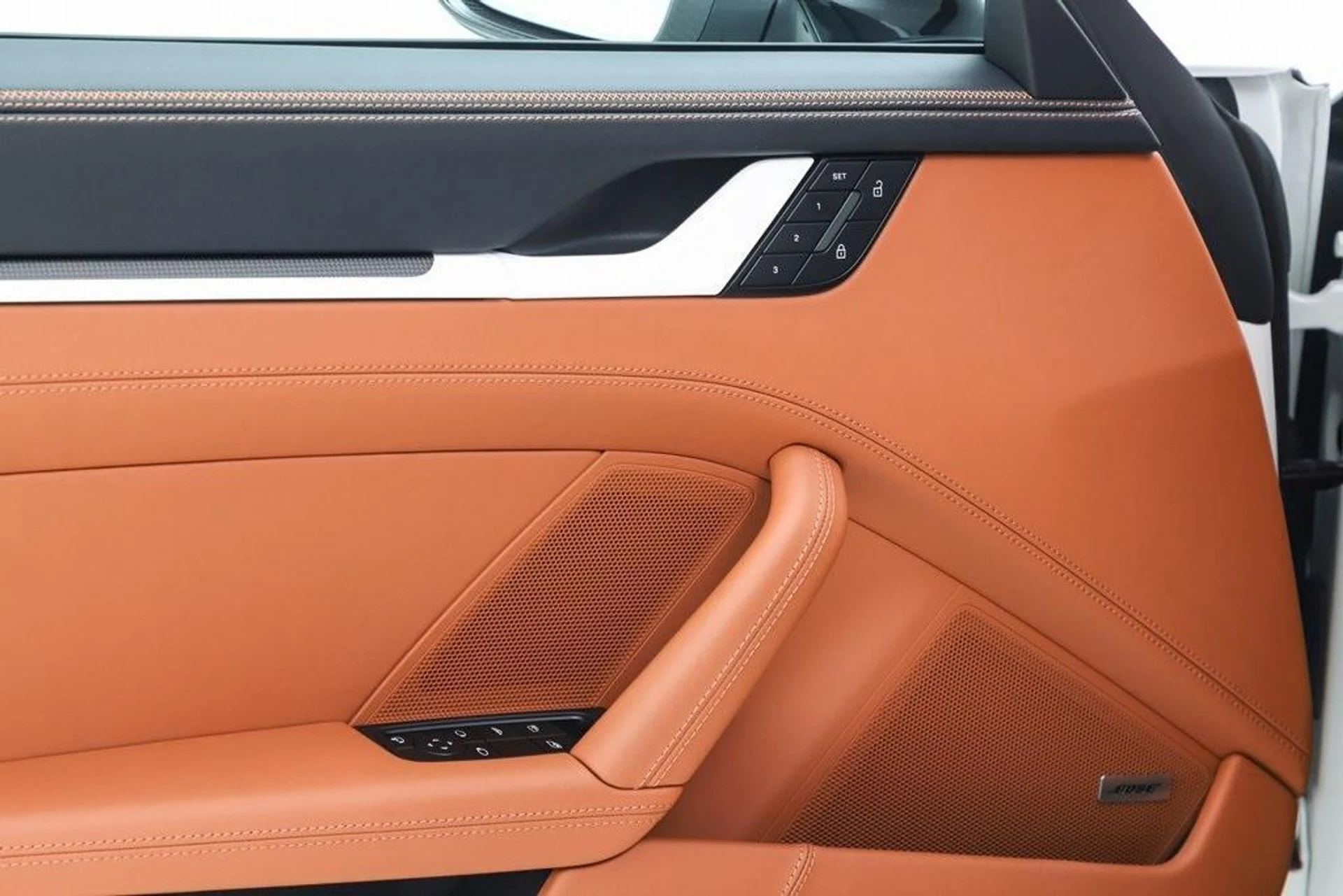 mph047_1000002101_6yc8z_Z9ev_UBD_Zi_Ld_UAG_Mo45_IY_Ss_5f51aee978