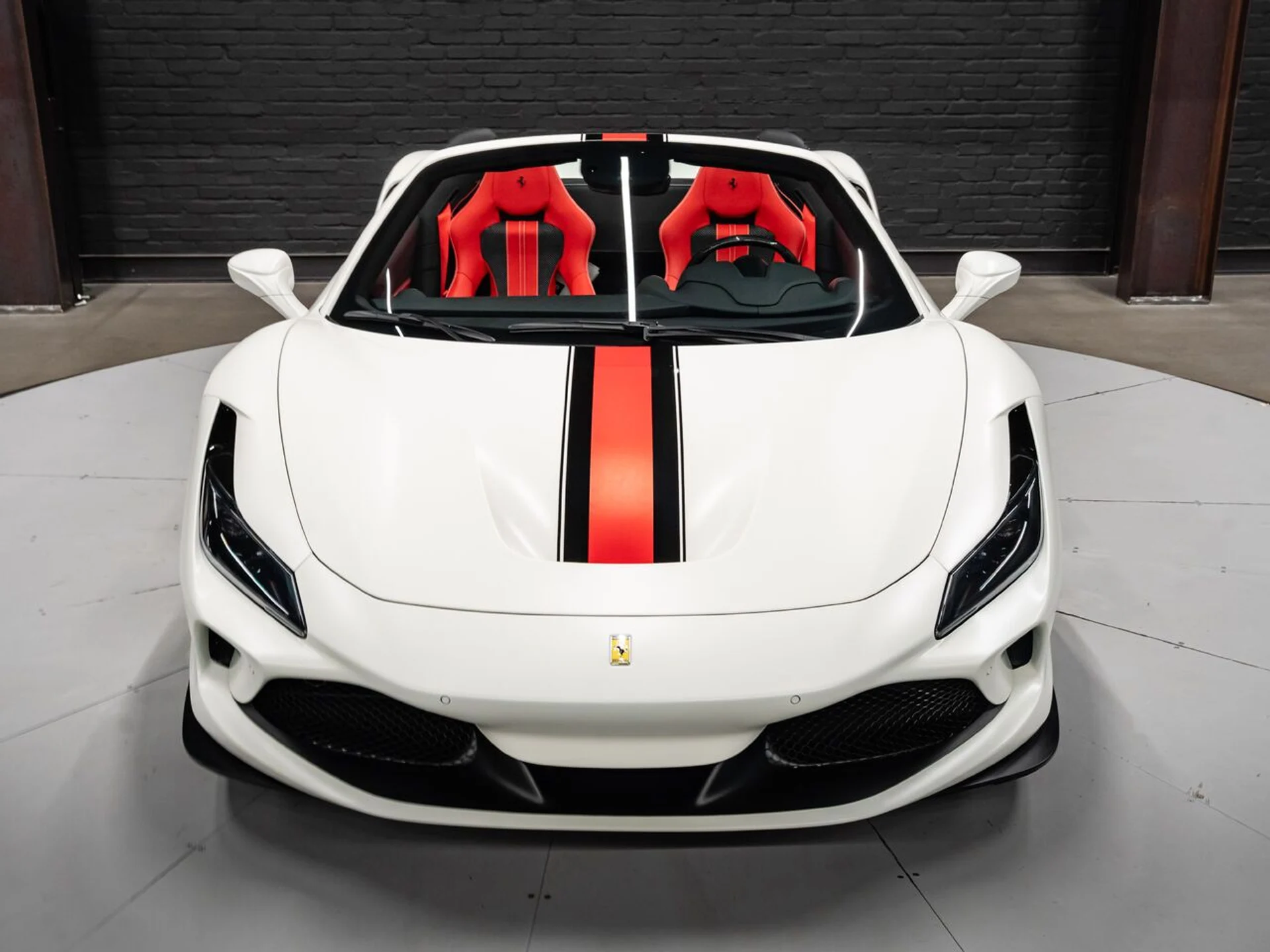 mph047_1005772629_ferrari_f8_spider_2022_00578a0e32