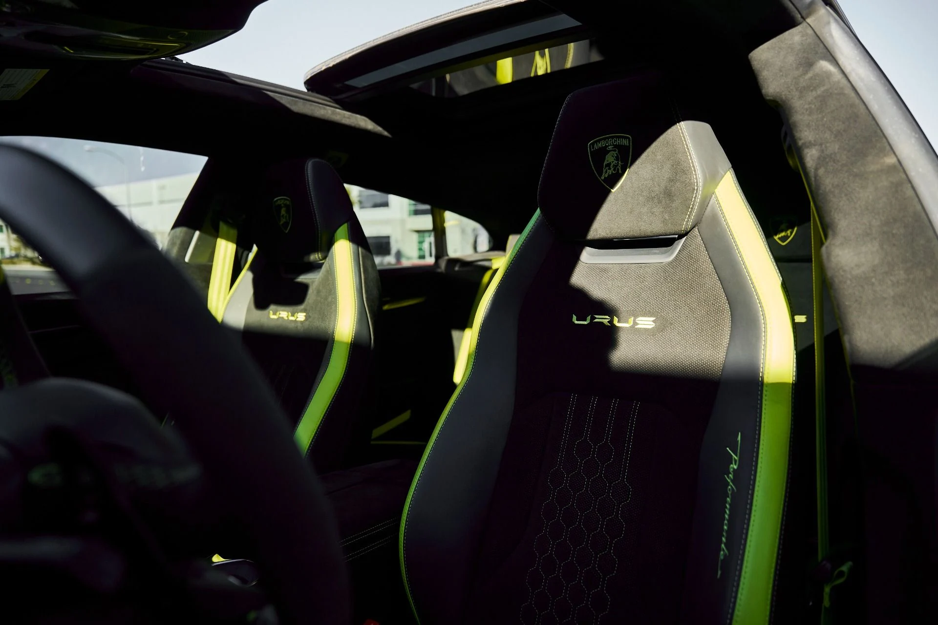 mph047_1041208098_Used_2024_Lamborghini_Urus_Performante_1771724636_2f54f9acac