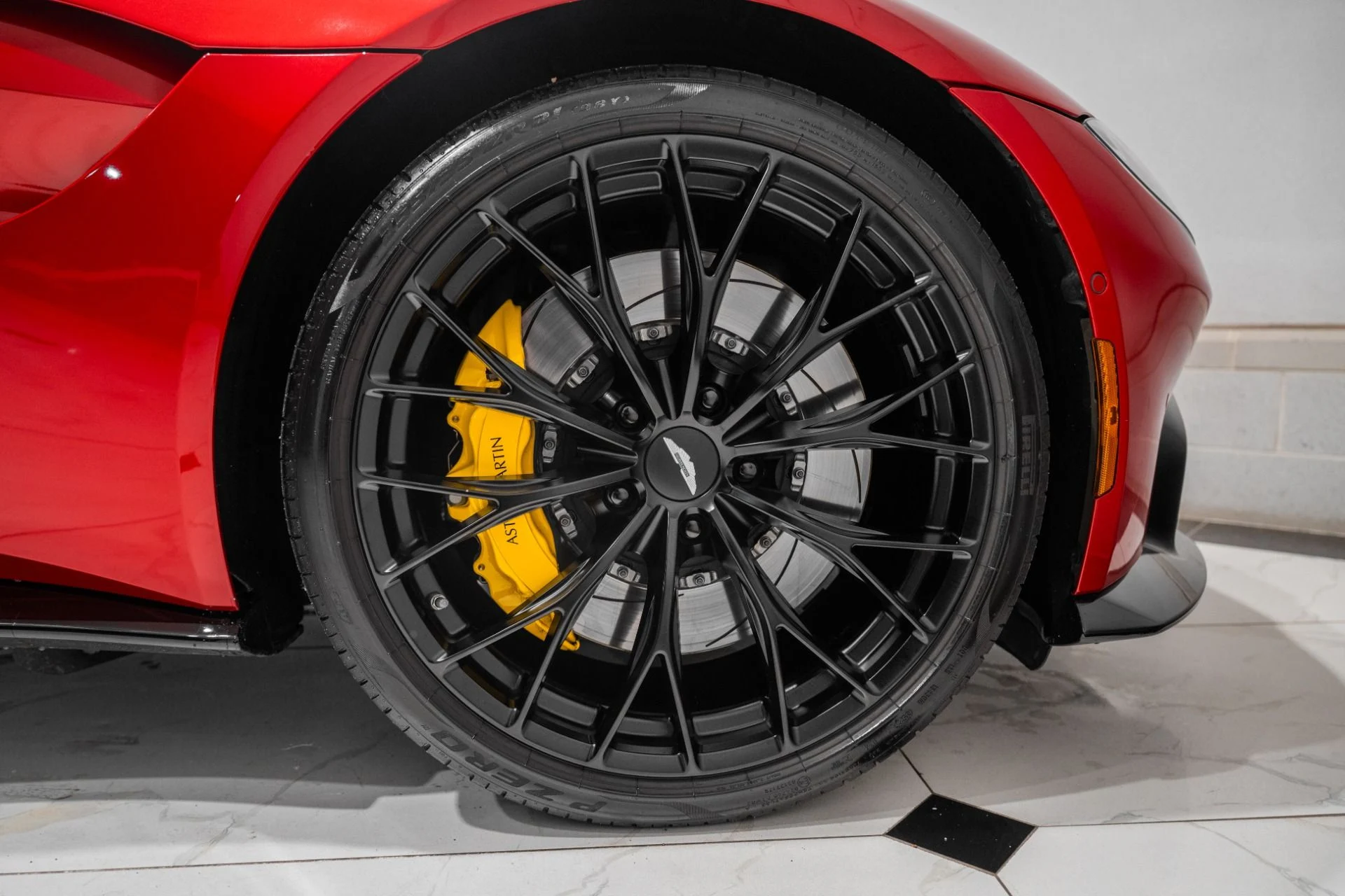 mph047_1050748256_Used_2023_Aston_Martin_Vantage_V8_1772854371_fabe9e385b