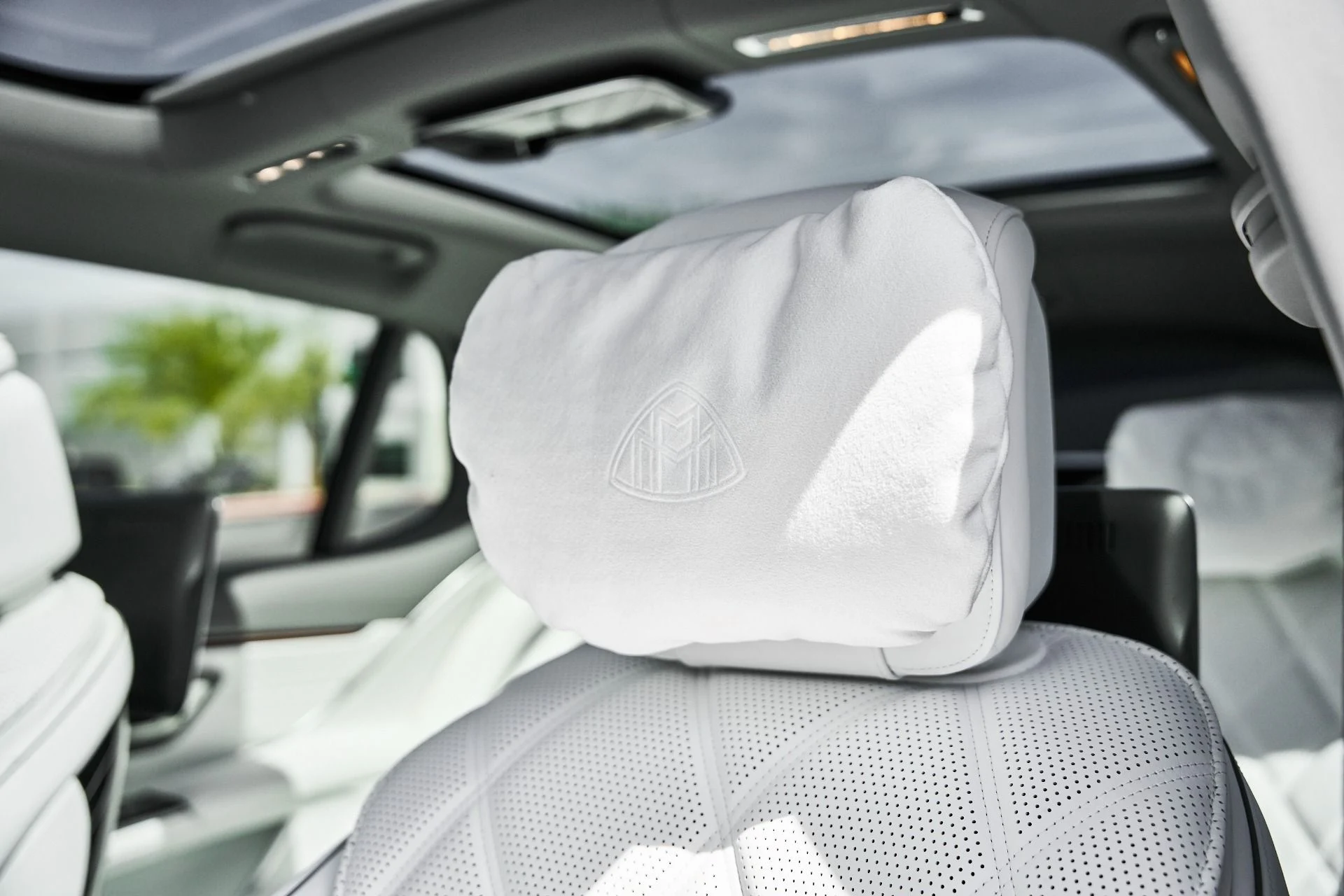 mph047_10607080_Used_2024_Mercedes_Benz_EQS_Maybach_EQS_680_1774575216_c70f94687d