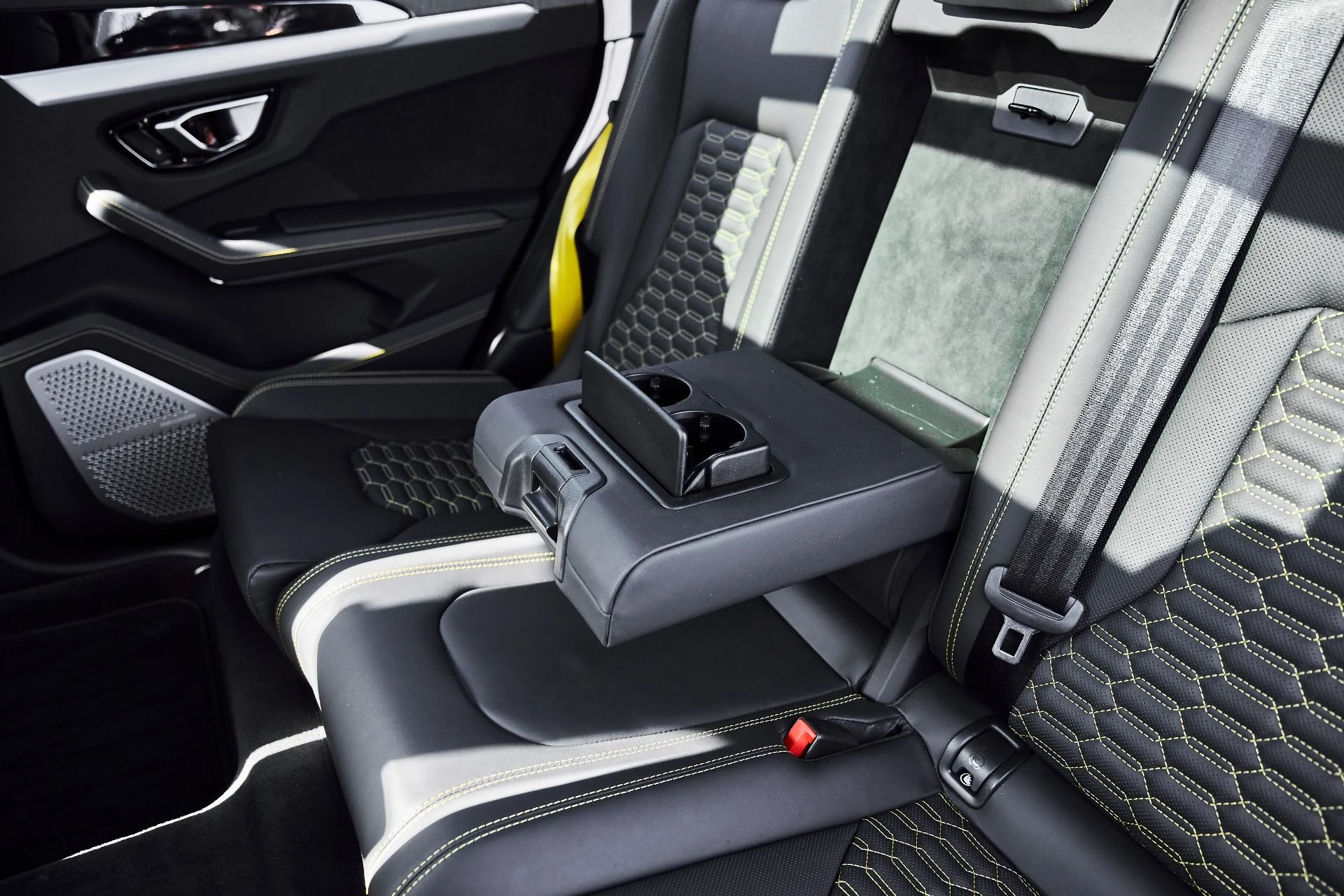 mph047_1068323351_Used_2024_Lamborghini_Urus_S_1780082902_b9284120be