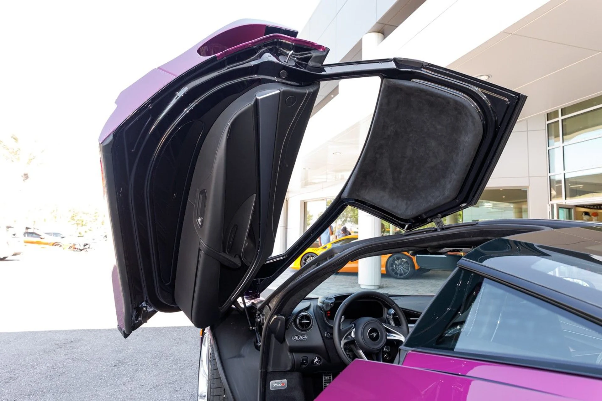 mph047_1070605587_676_p56_l_87b311e9fd