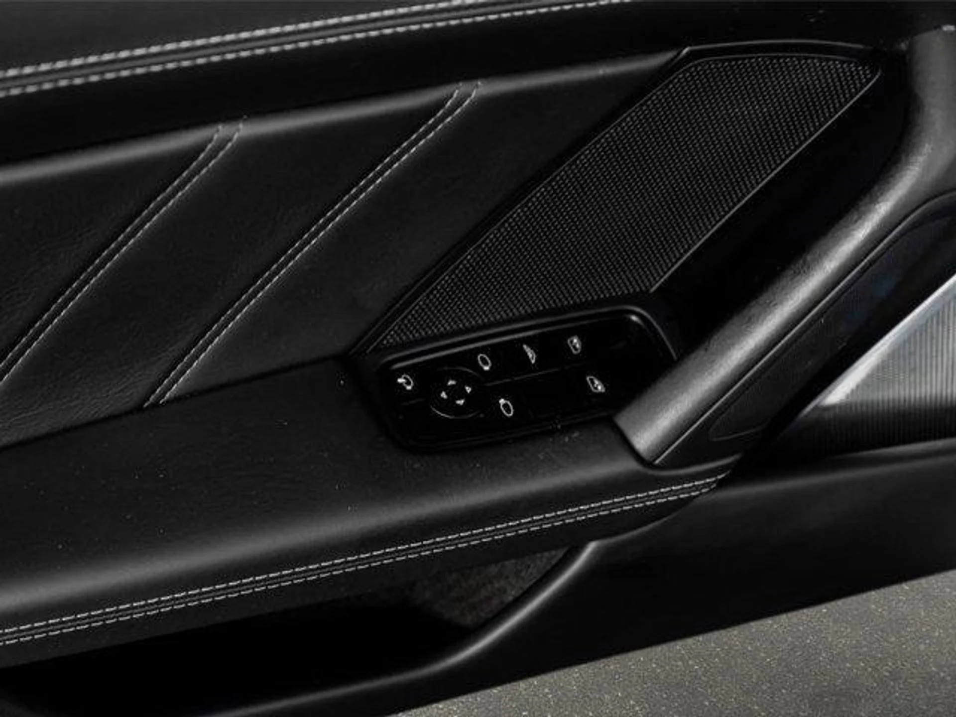 mph047_1075582060_s_QZI_4vs_F7_Nwh_YG_Ezu_Vd_Oxy7_Nw9_A_8c7383b3a3