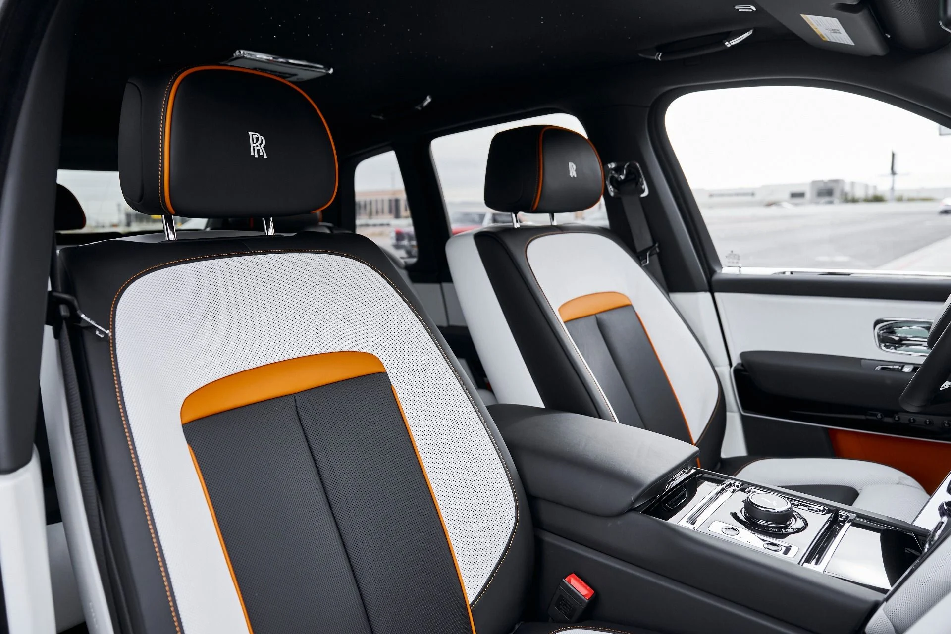 mph047_1099582992_Used_2026_Rolls_Royce_Cullinan_Base_1769135830_cb51f44fae