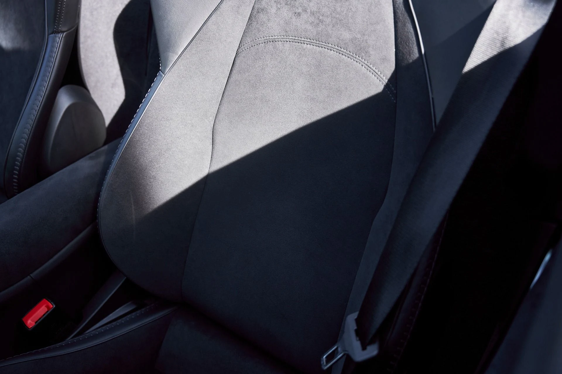 mph047_1123230871_Used_2025_Mc_Laren_Artura_1769567663_03db5d2675