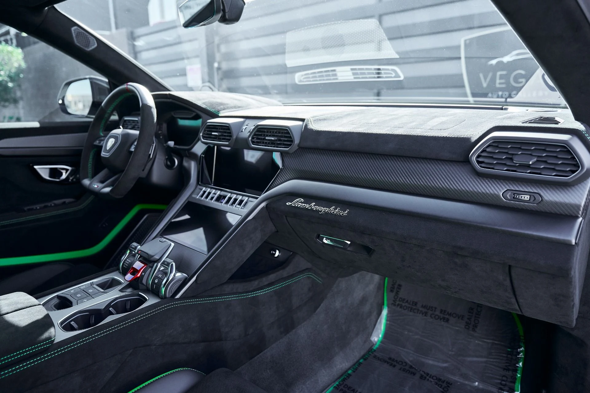 mph047_1144521643_Used_2024_Lamborghini_Urus_Performante_1772849111_a70104e56f