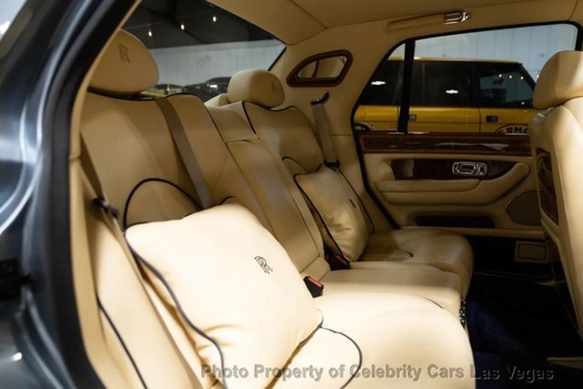 mph047_1159648319_used_2002_rolls_royce_silver_seraph_lastofline1of120forus170totalworldwide_9707_23079302_52_640_1b2fd00ed8