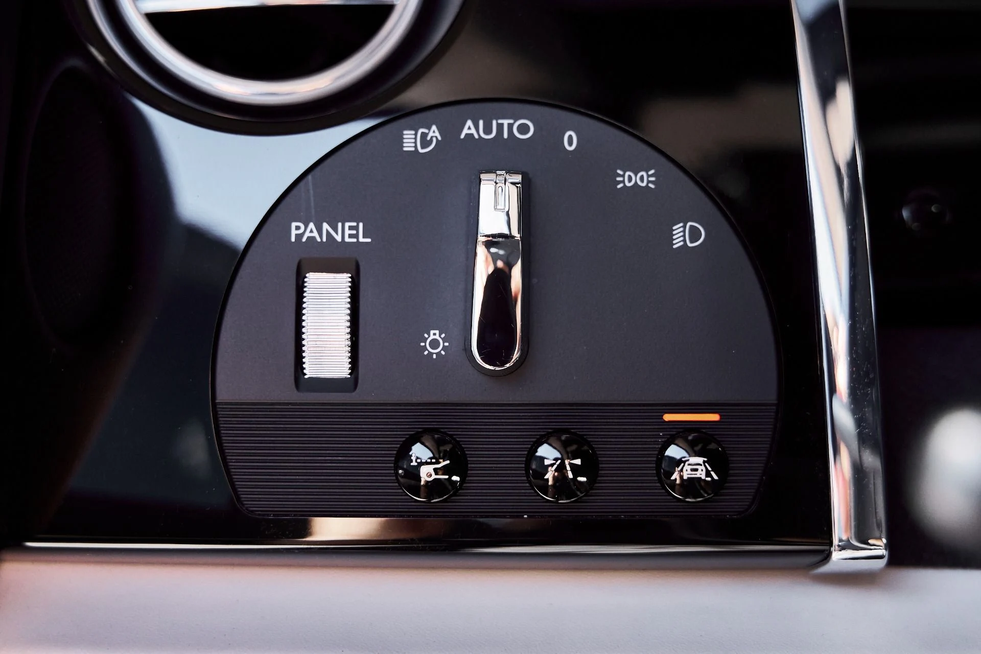 mph047_1168563091_Used_2015_Rolls_Royce_Wraith_1770669872_885b98dea9