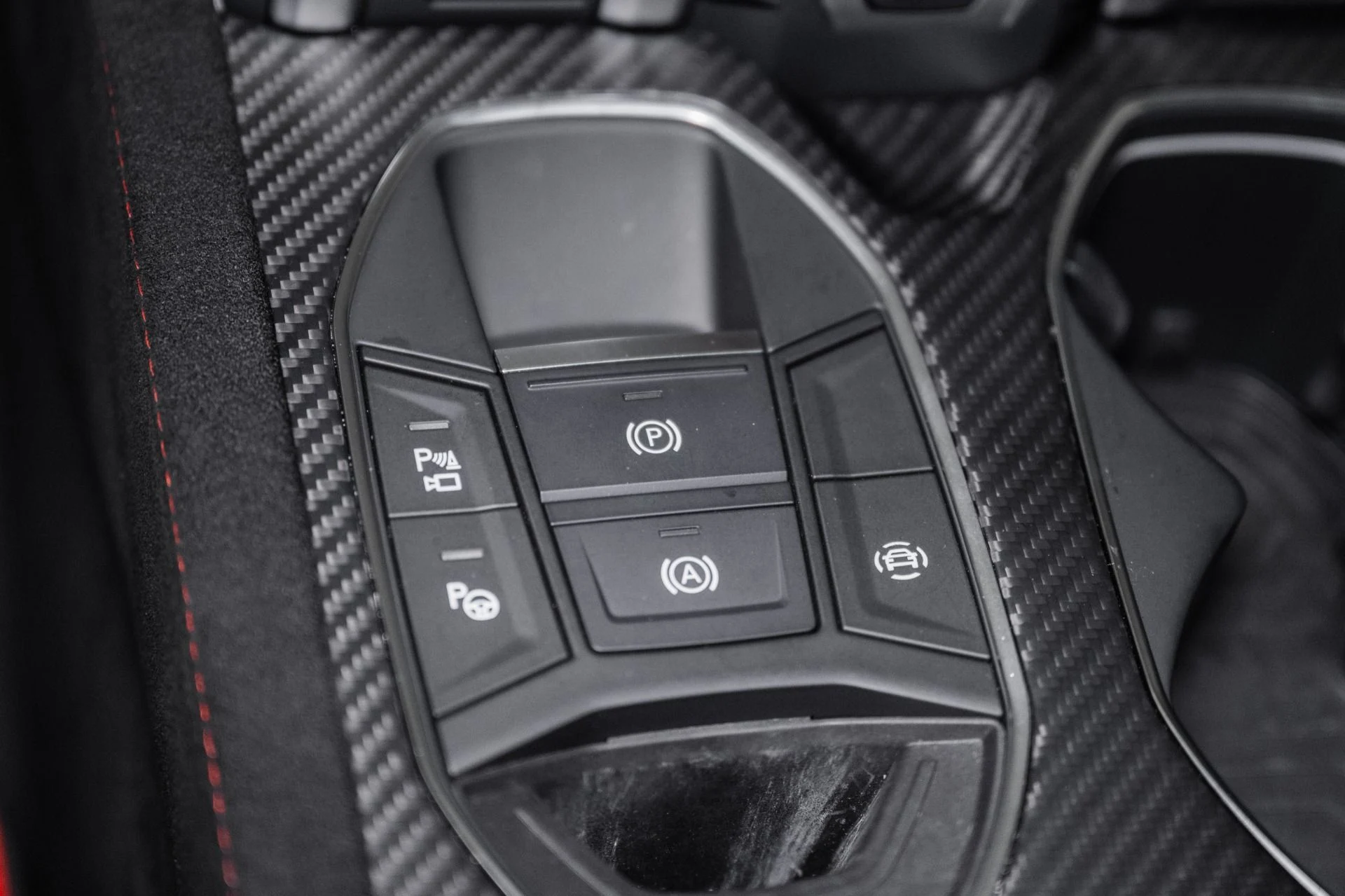 mph047_1179742702_Used_2024_Lamborghini_Urus_Performante_1777998986_5728bd219a