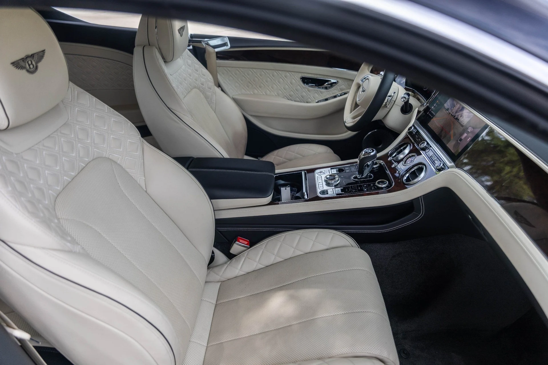 mph047_1205643540_Hi_Tech_Luxury_Imports_LLC_SCBCG_2_ZG_6_NC_090901_image_47_292d884bcb
