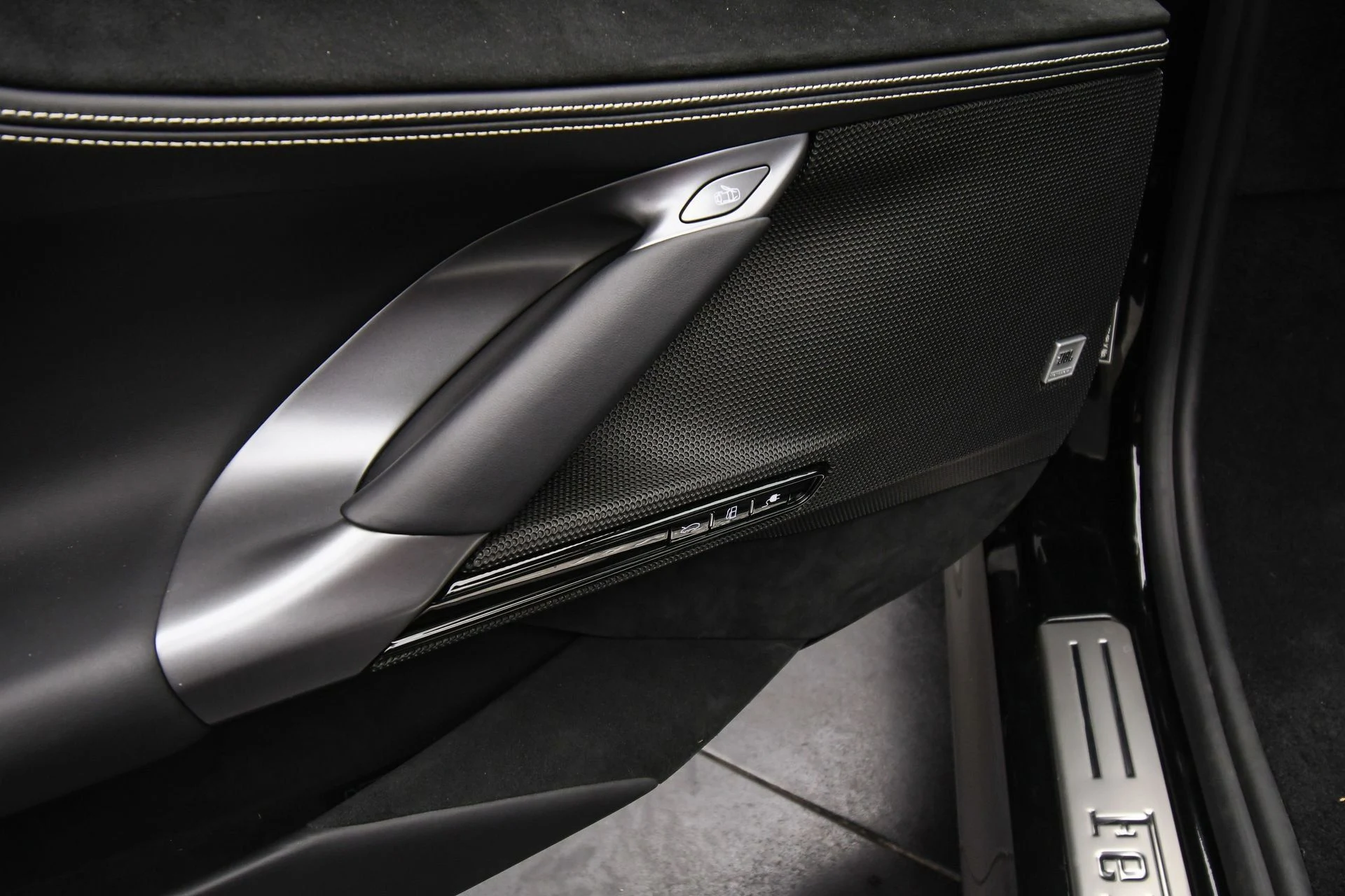 mph047_1210640158_dc5197cb0e154f35bd6a48aeac21f7d7_cac78d1b11